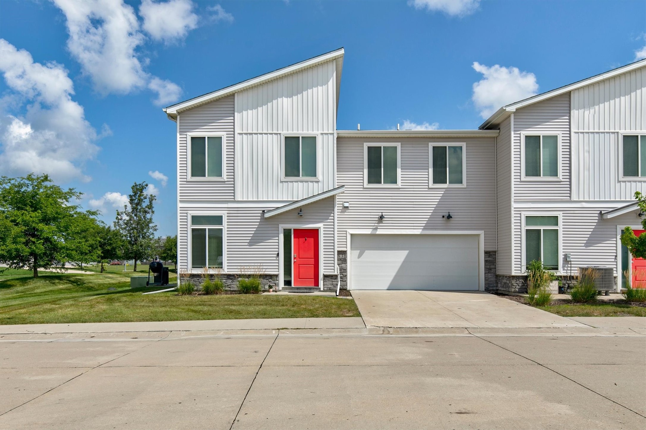 831 NE Bowman Drive — photo