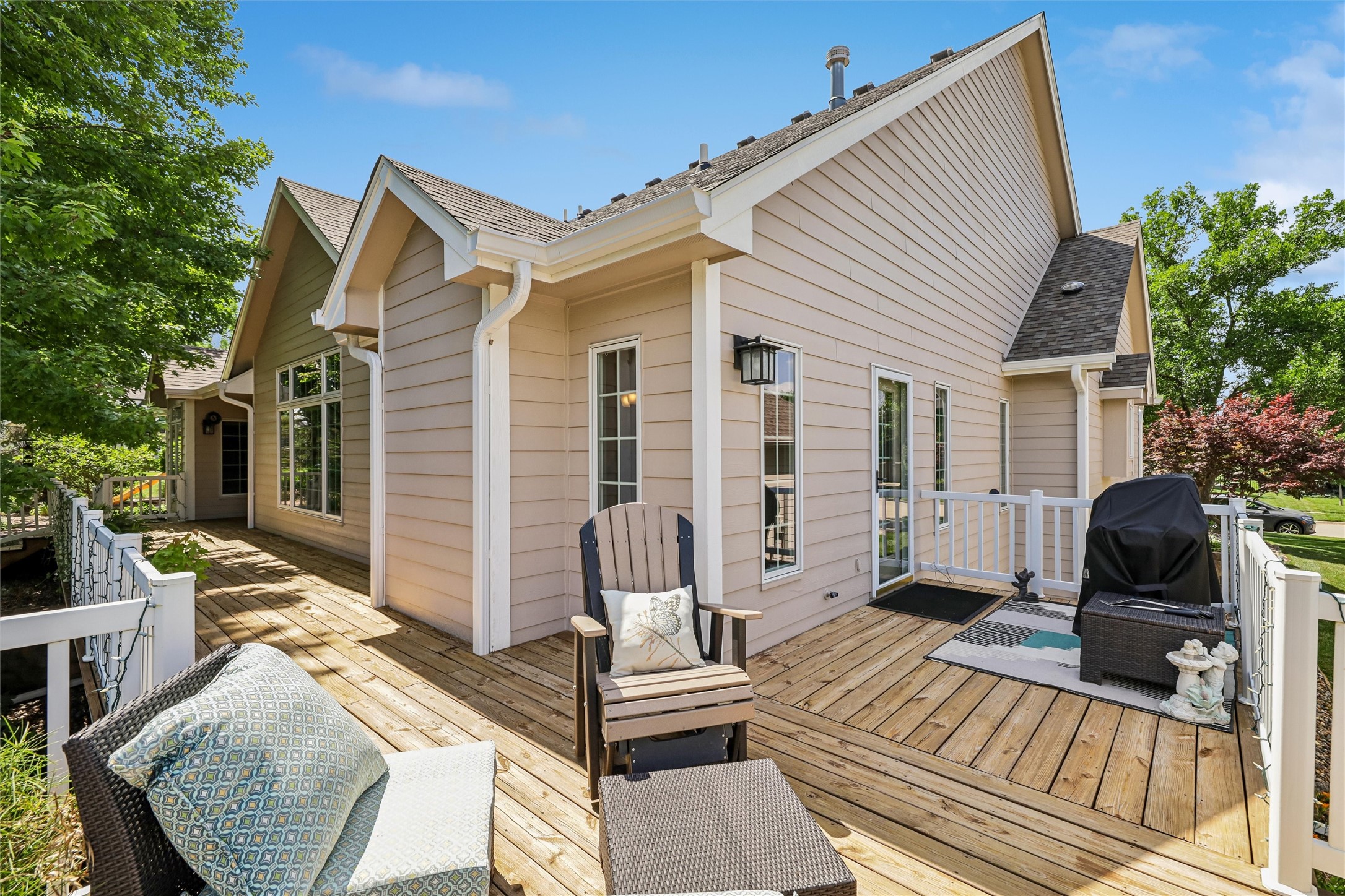 701 NE Georgetown Court — photo