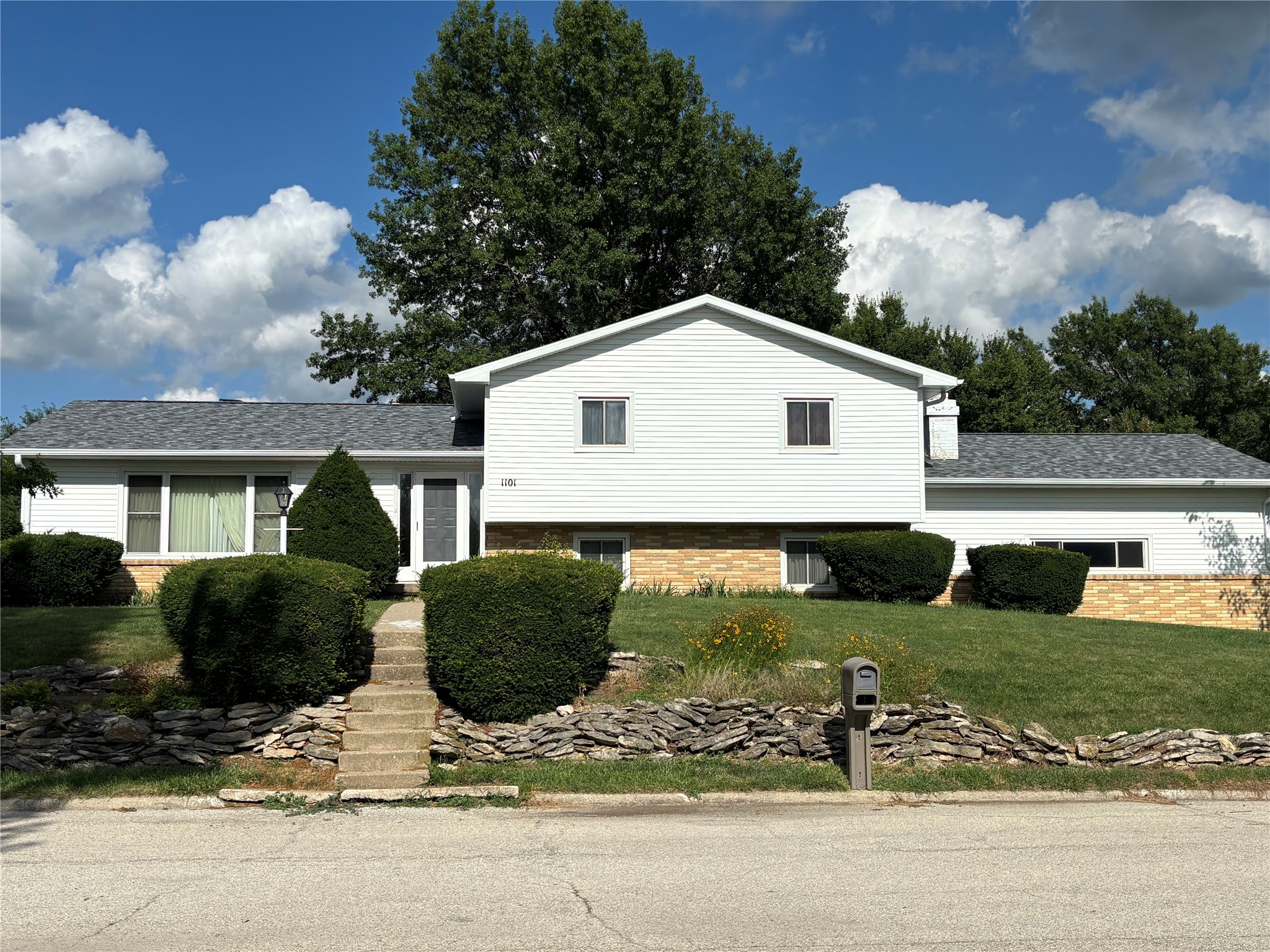 1101 Westview Drive — photo