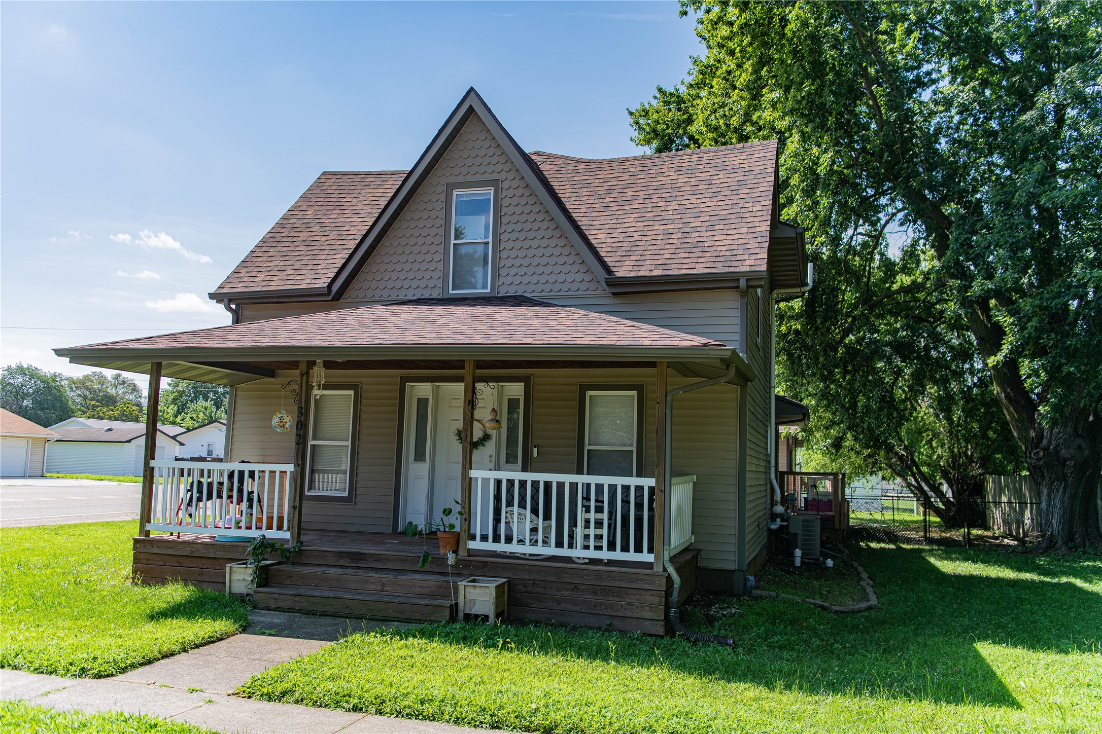 302 W Marion Street — photo