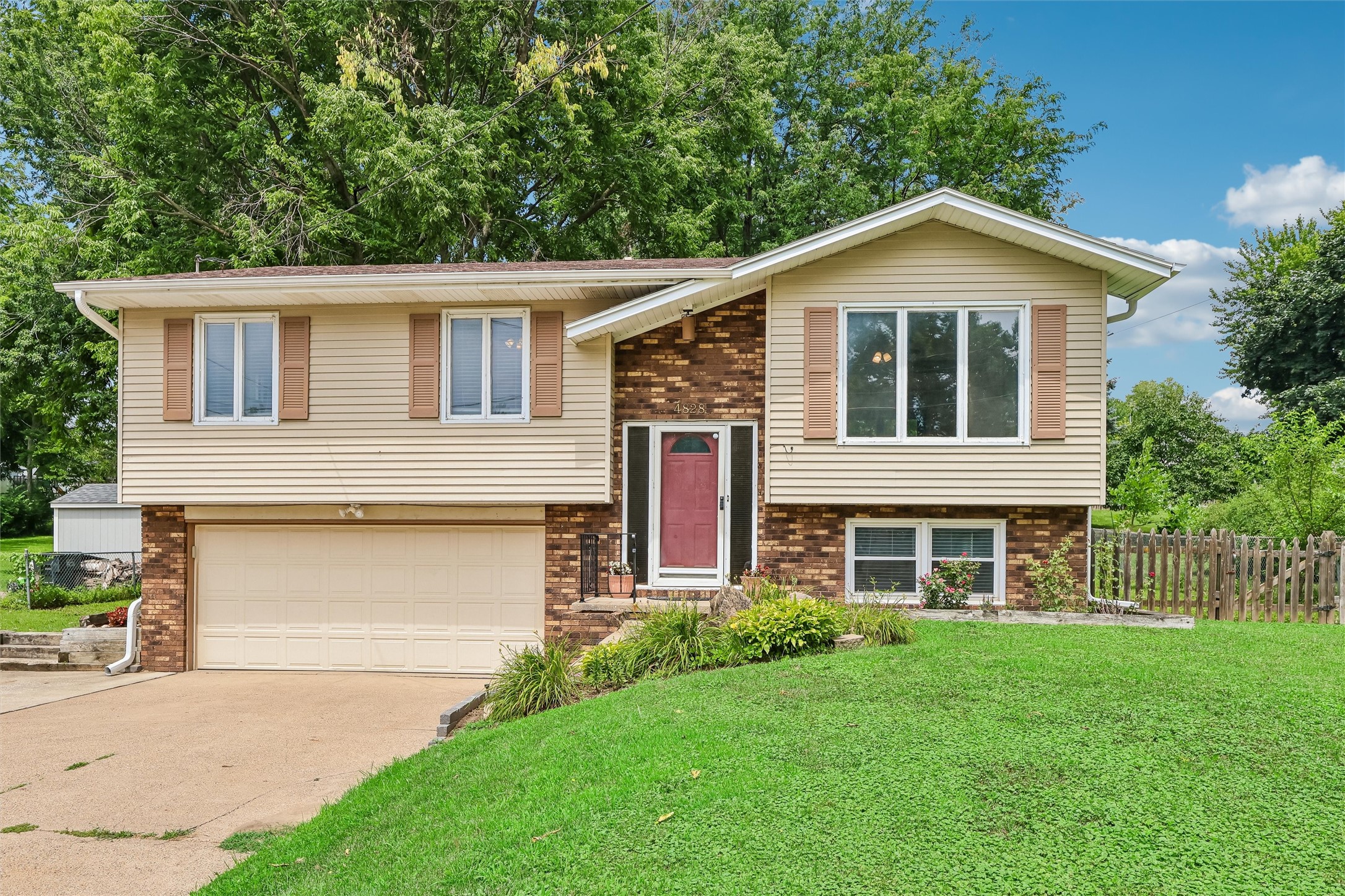 4828 Fairview Drive — photo