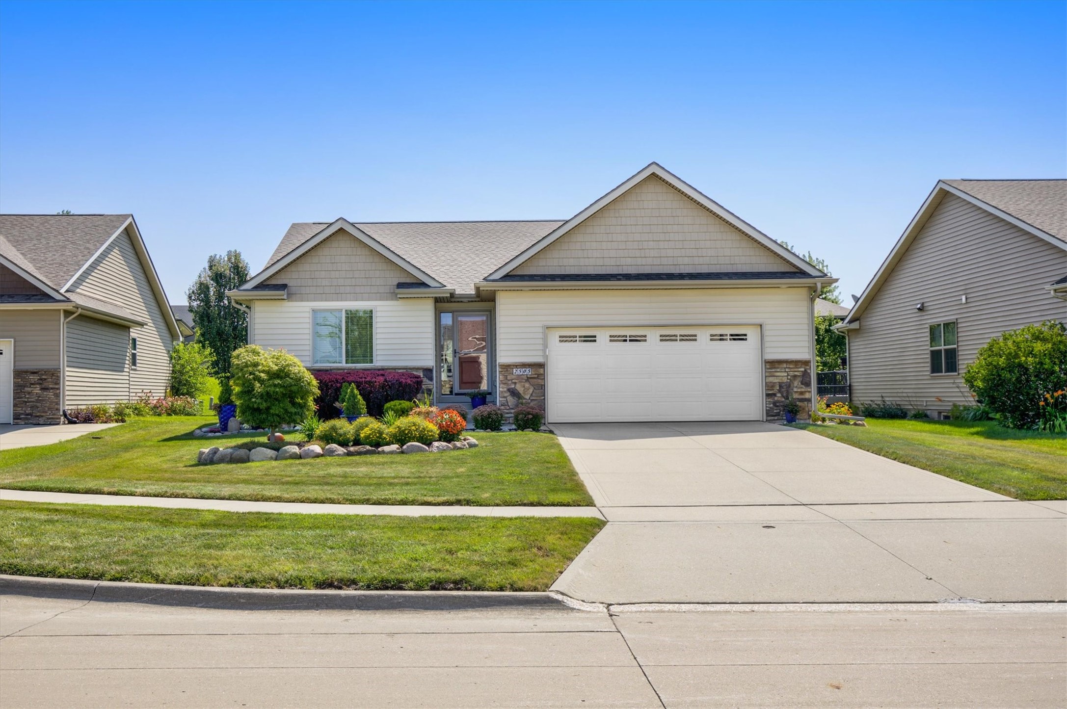 2505 NE Ewing Court — photo