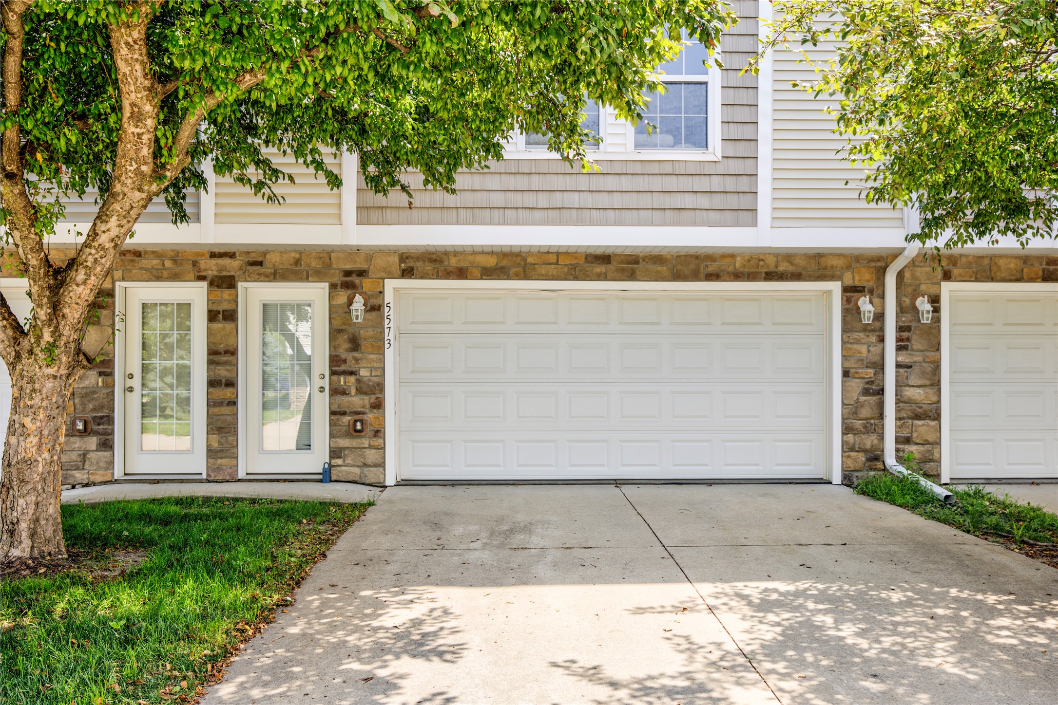 5573 Boston Court — photo