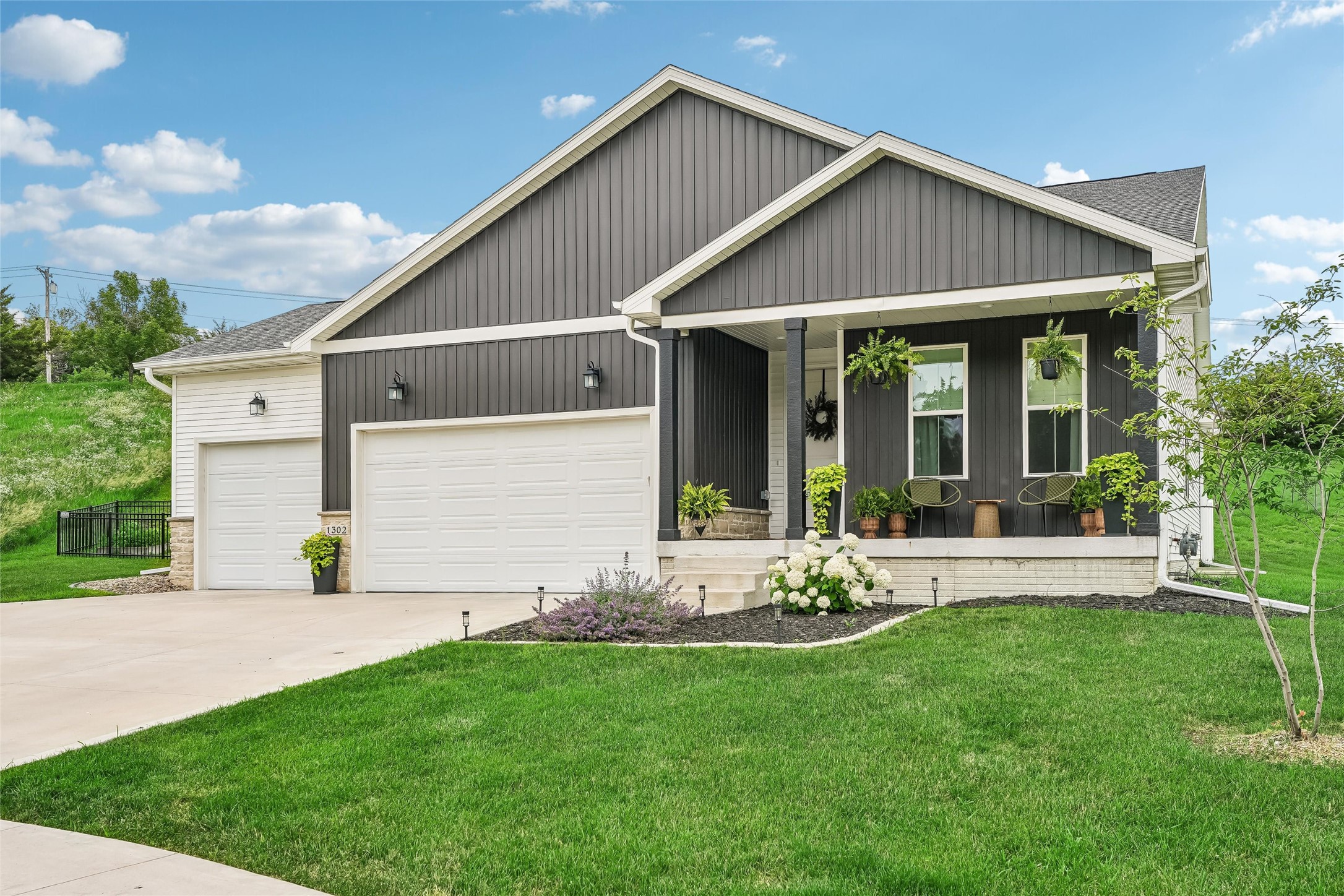 1302 S L Court — photo