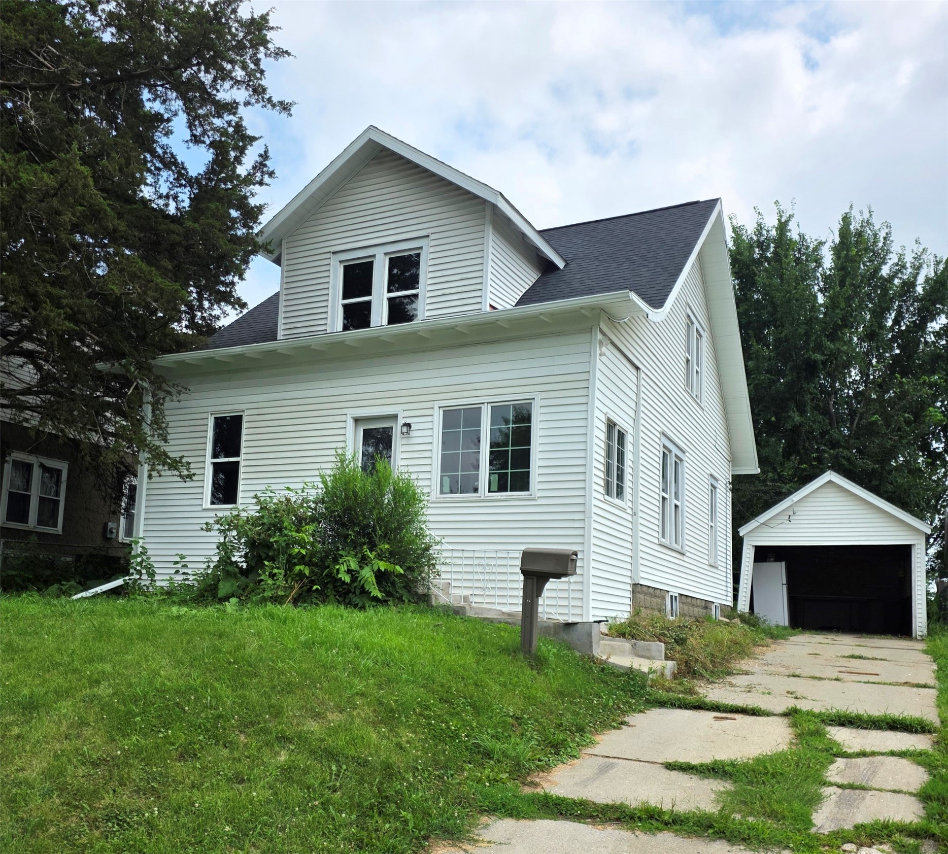 807 May Street — photo