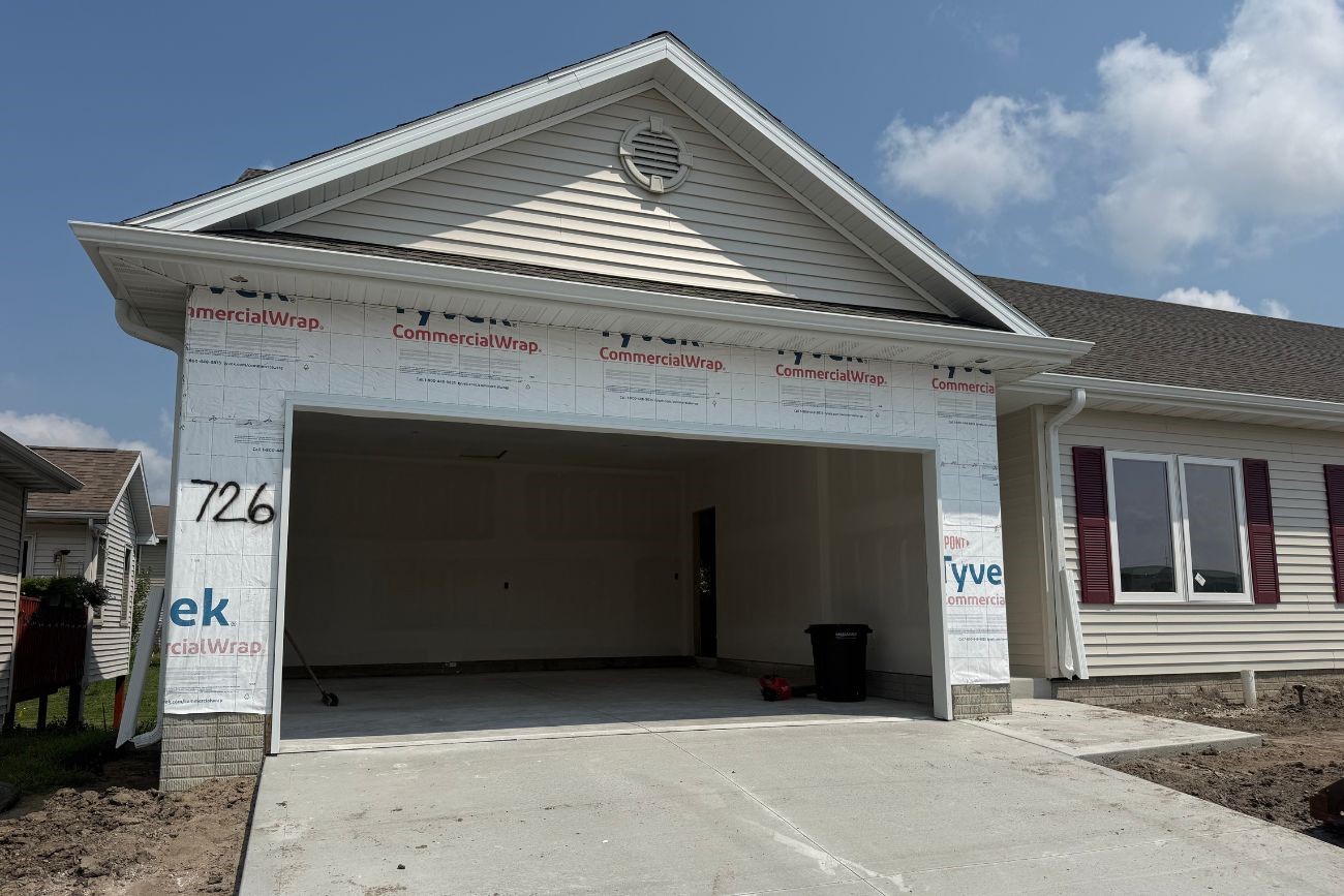 726 SE Ponds Edge Lane — photo