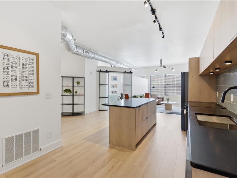 400 E Locust Street 301 — photo