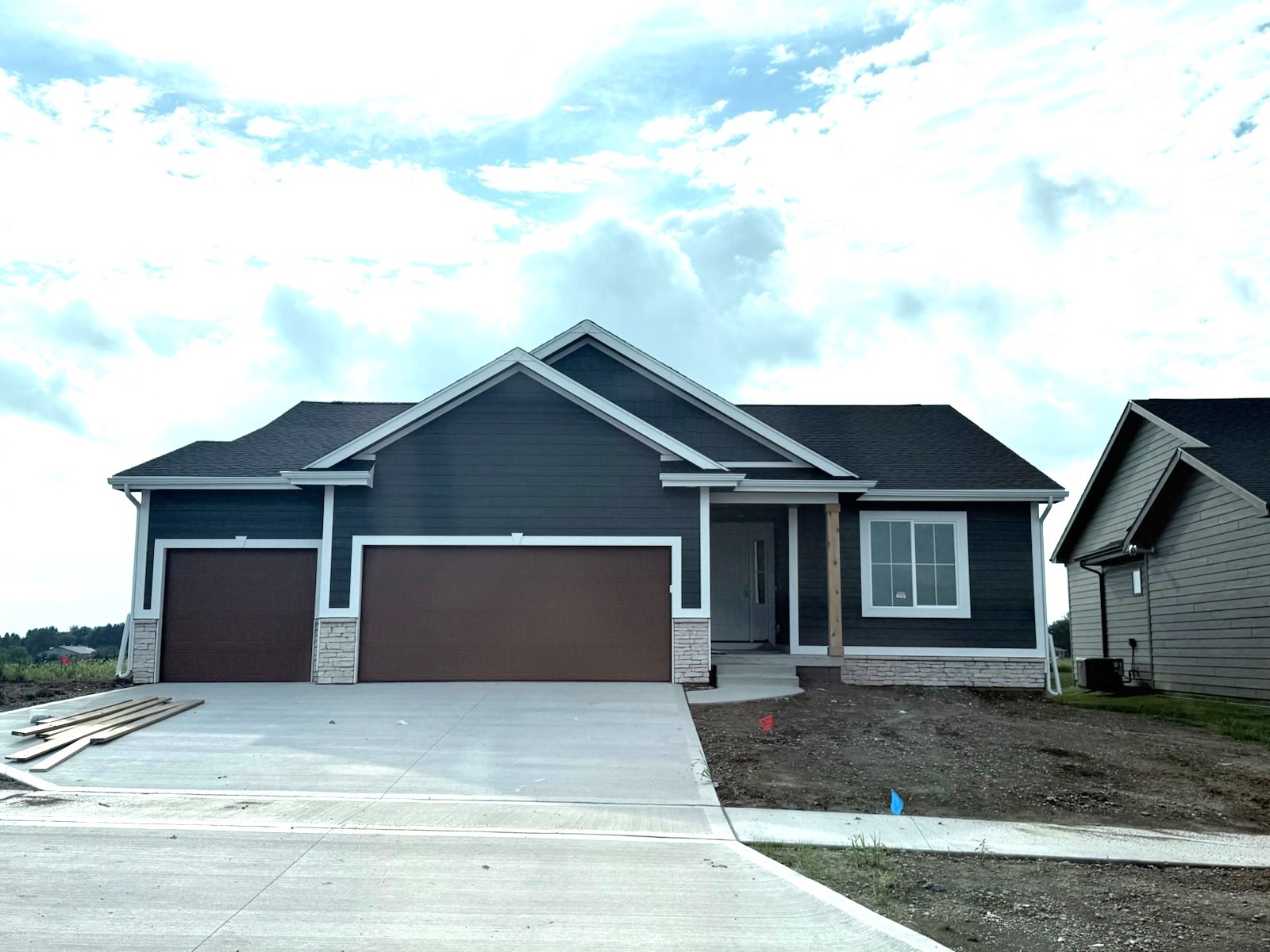 3193 Marigold Circle — photo
