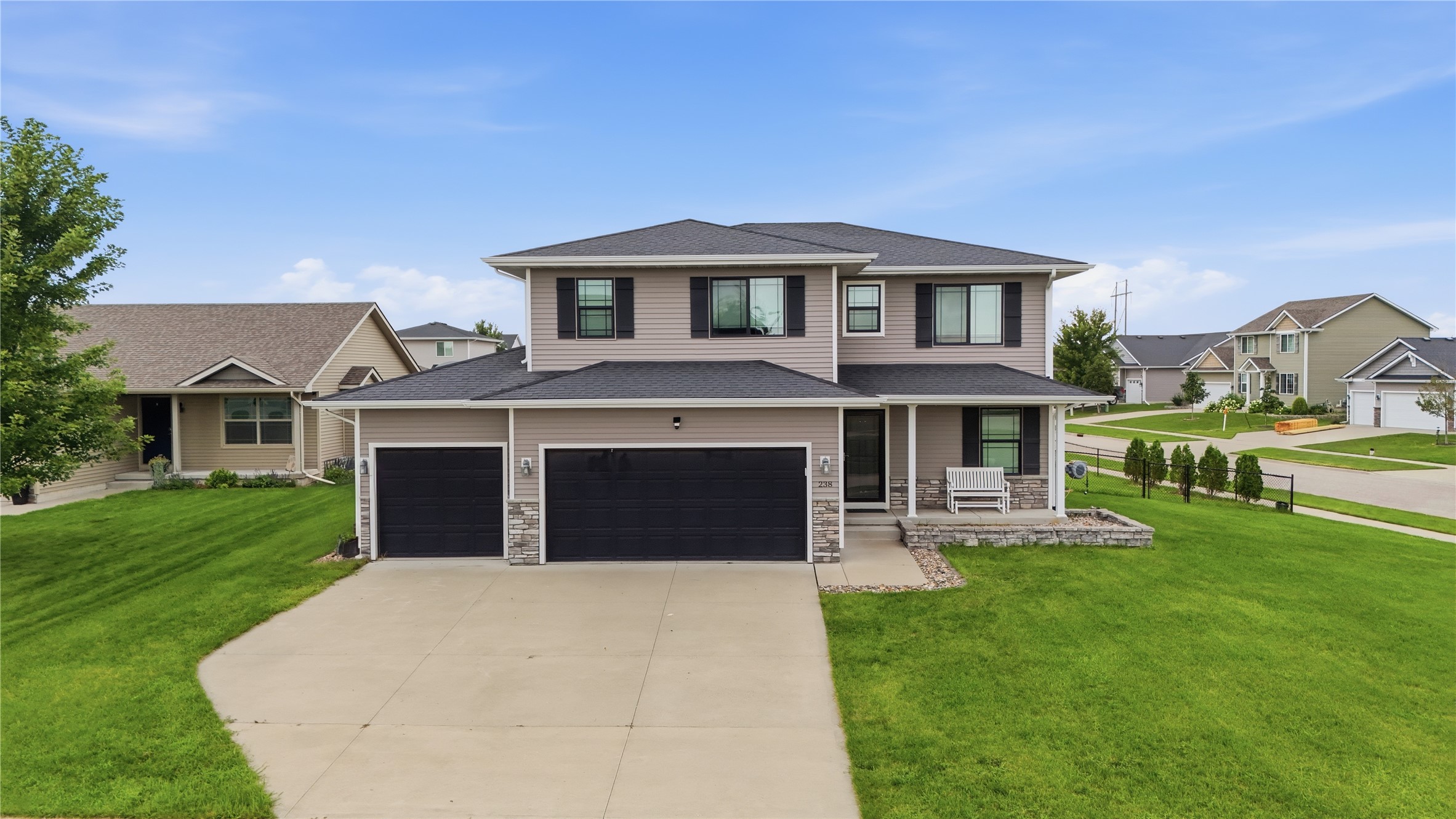 238 NE Avondale Court — photo