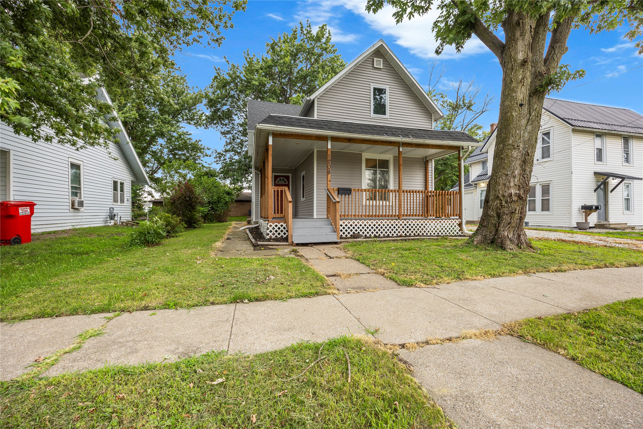 1208 Green Avenue — photo