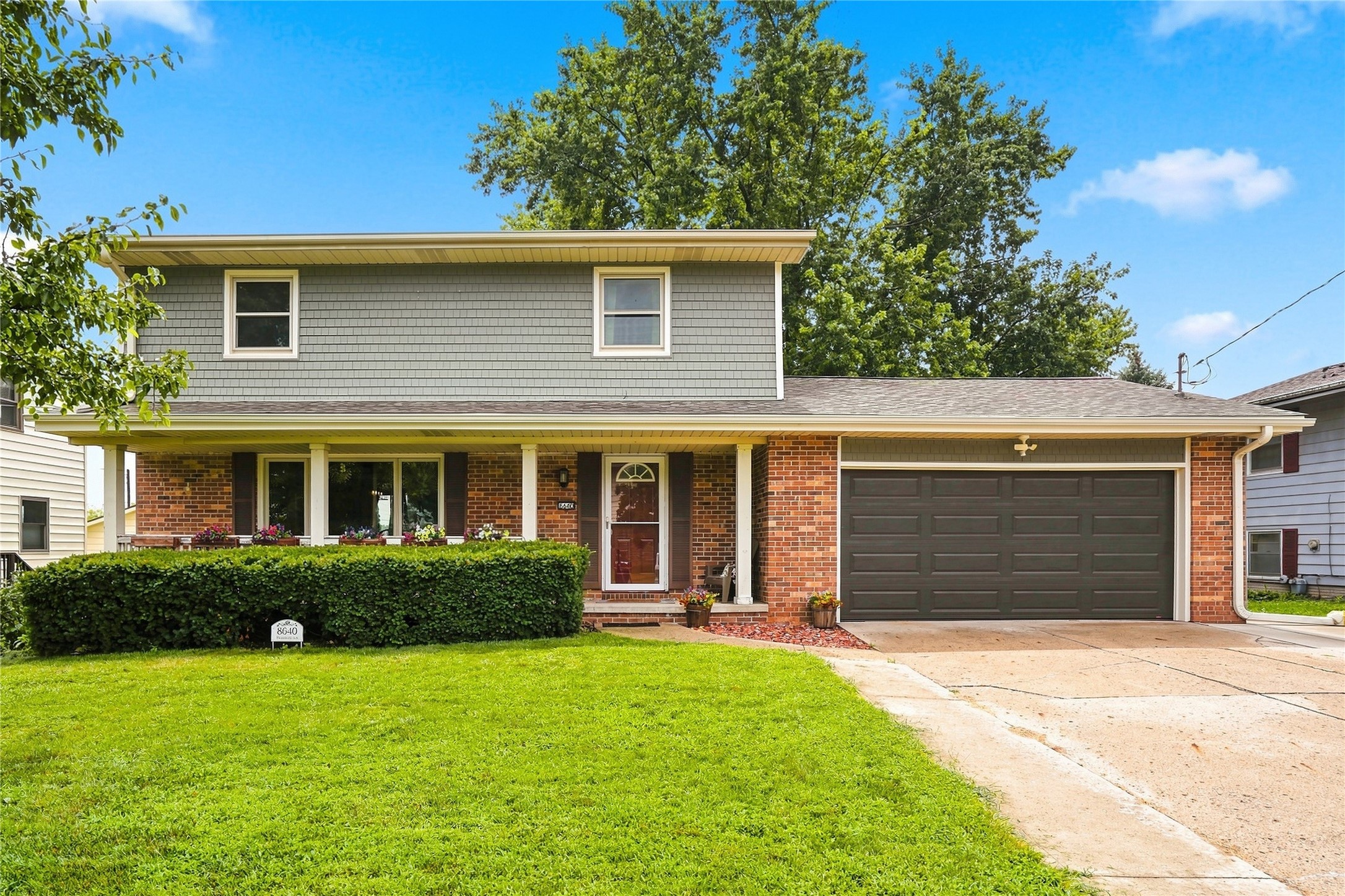 8640 Primrose Lane — photo