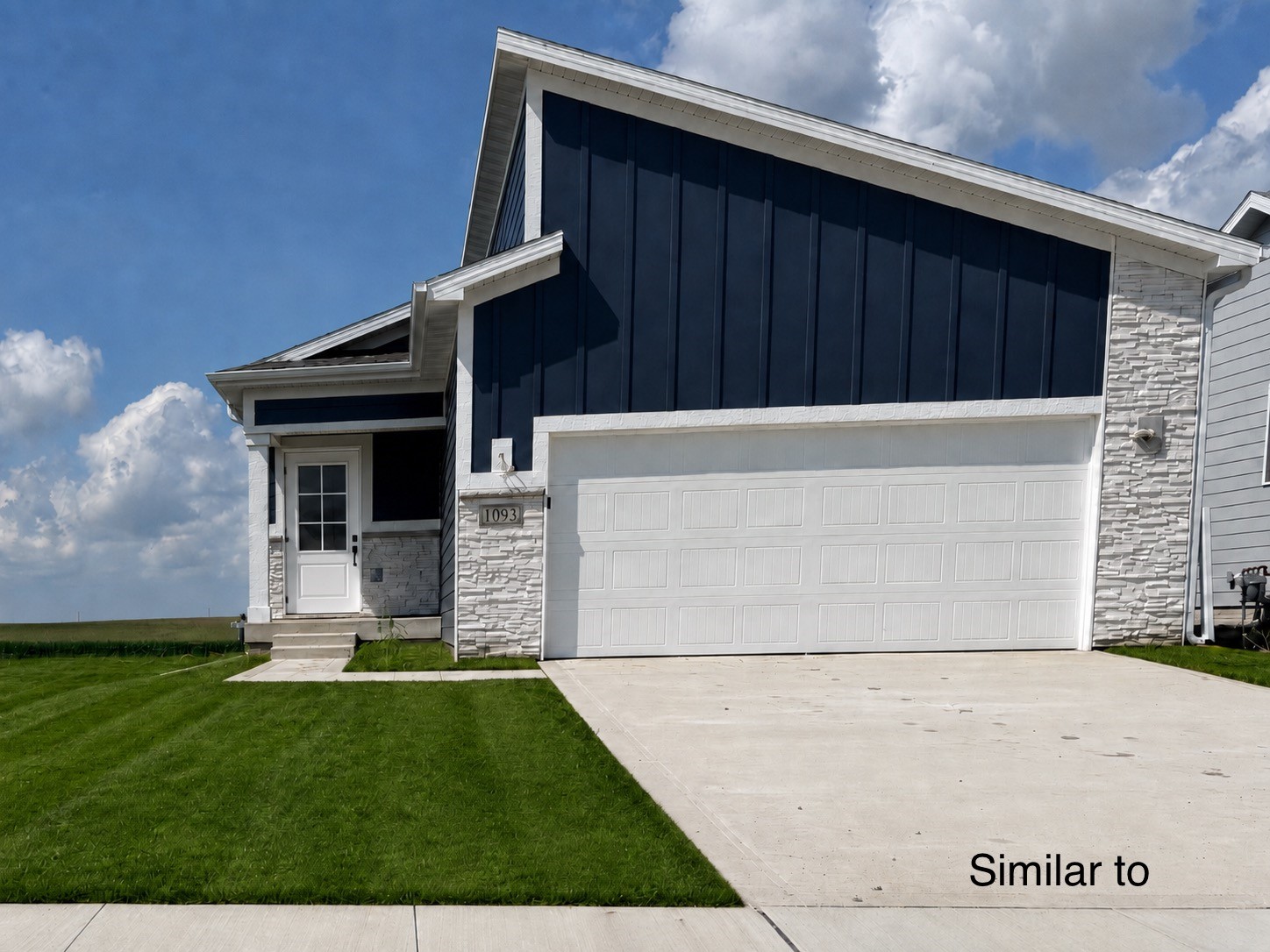 1093 NW MacArthur Lane — photo