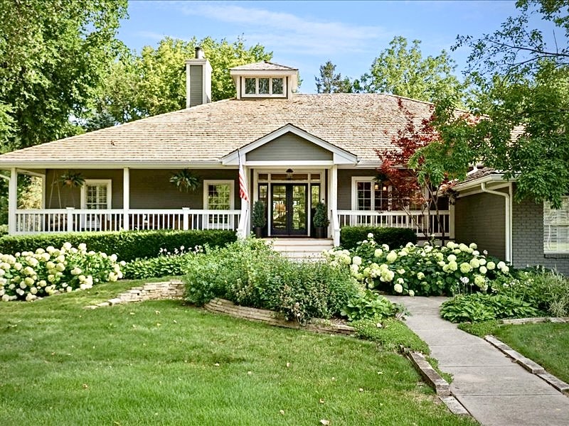 12955 Woodlands Parkway — photo