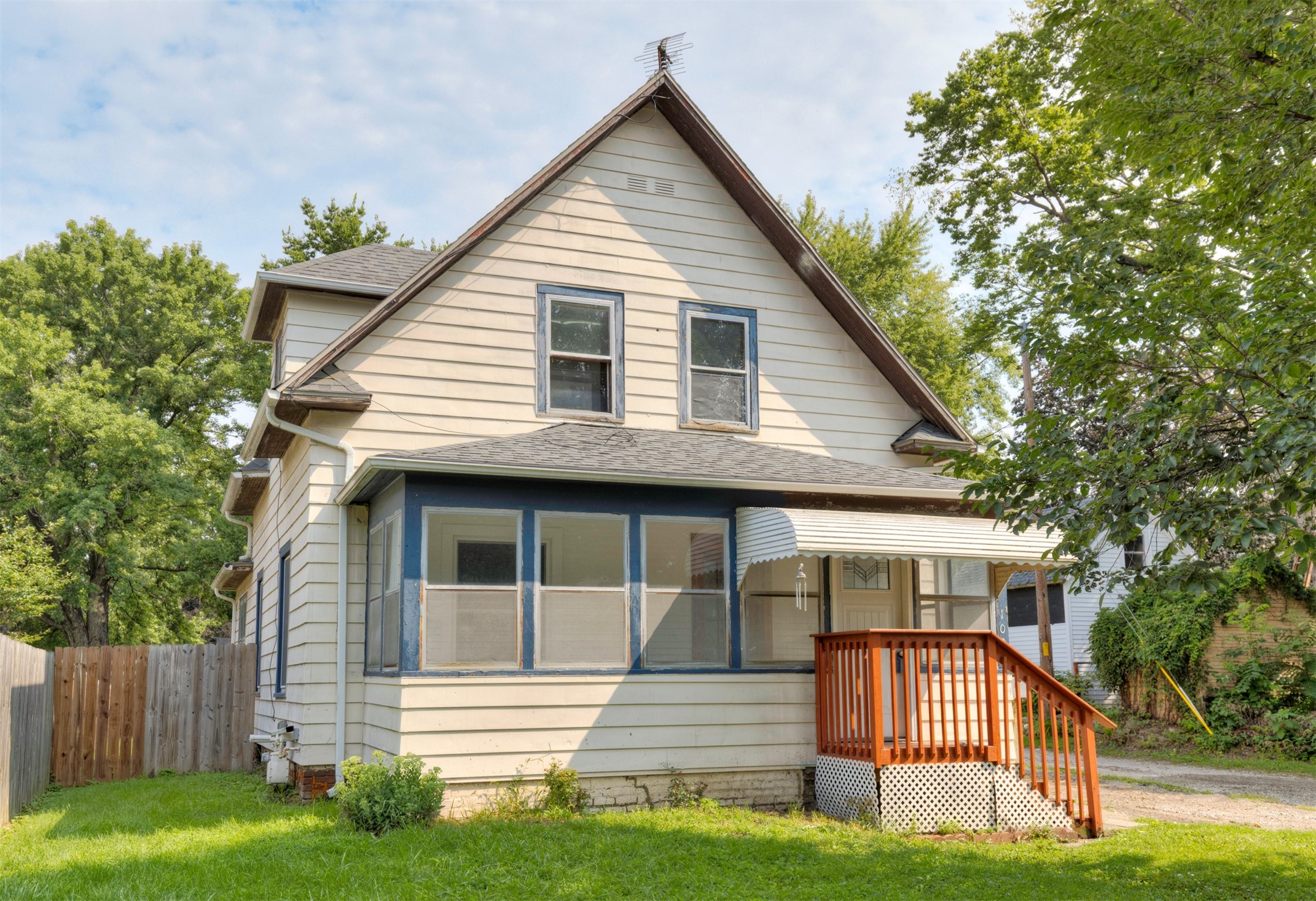 1004 E Washington Avenue — photo