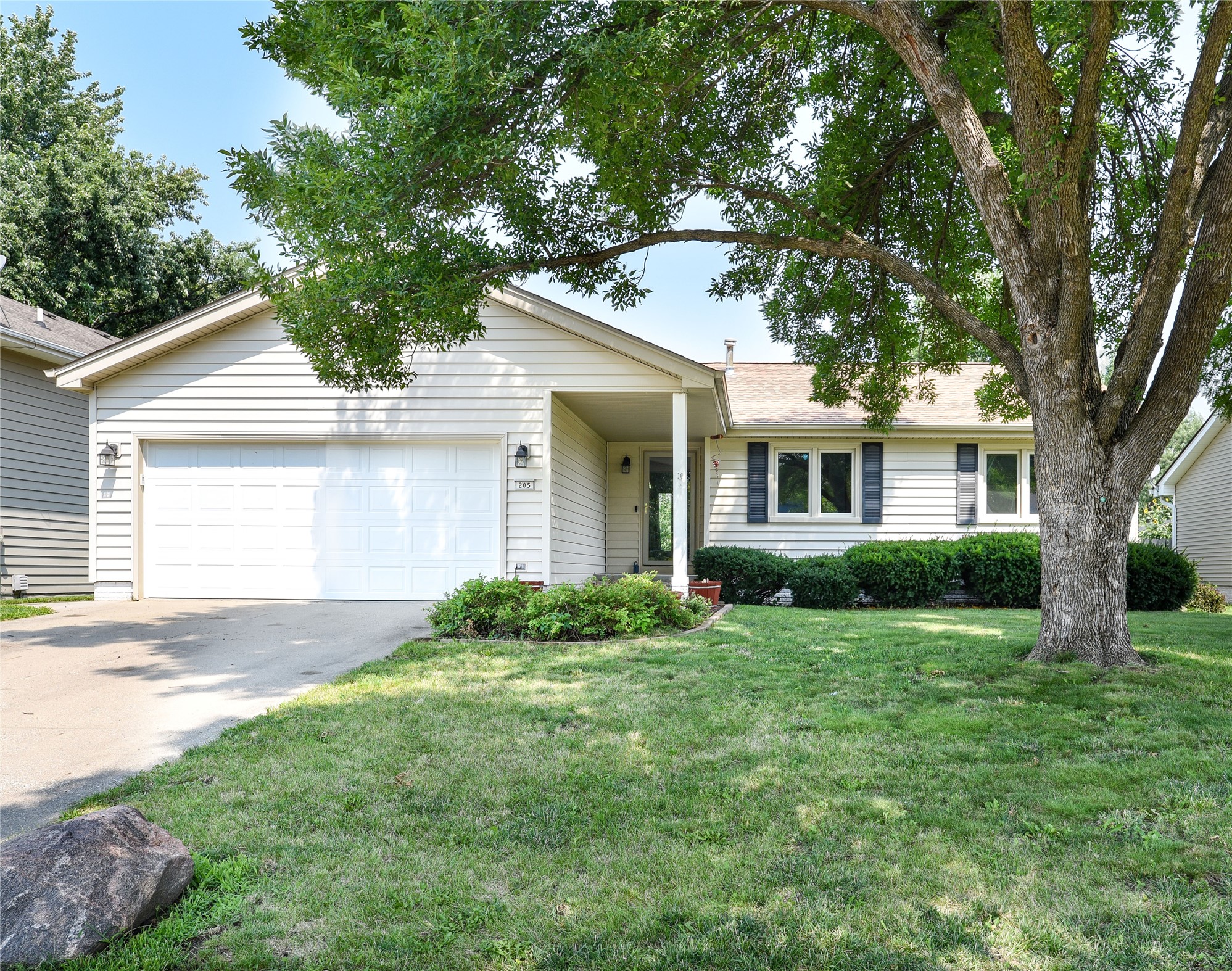 205 Southview Drive — photo