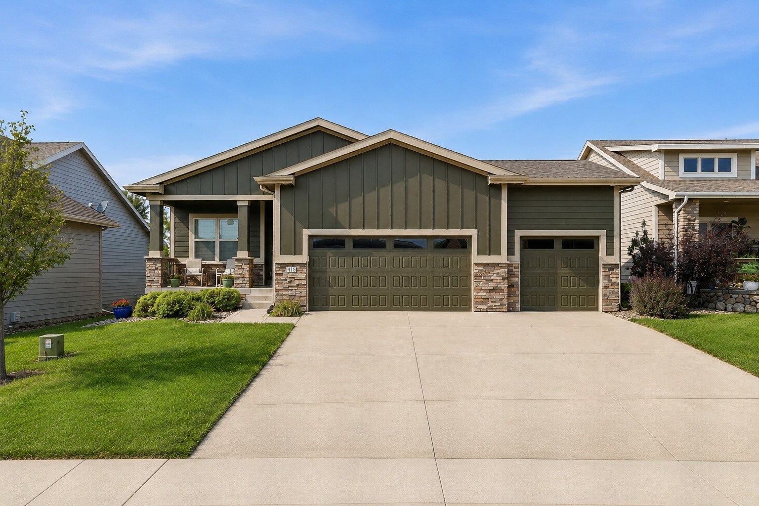 413 NE Brookridge Circle — photo