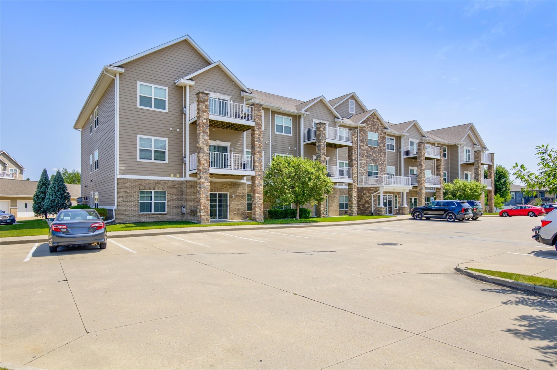 8350 Ep True Parkway 3204 — photo
