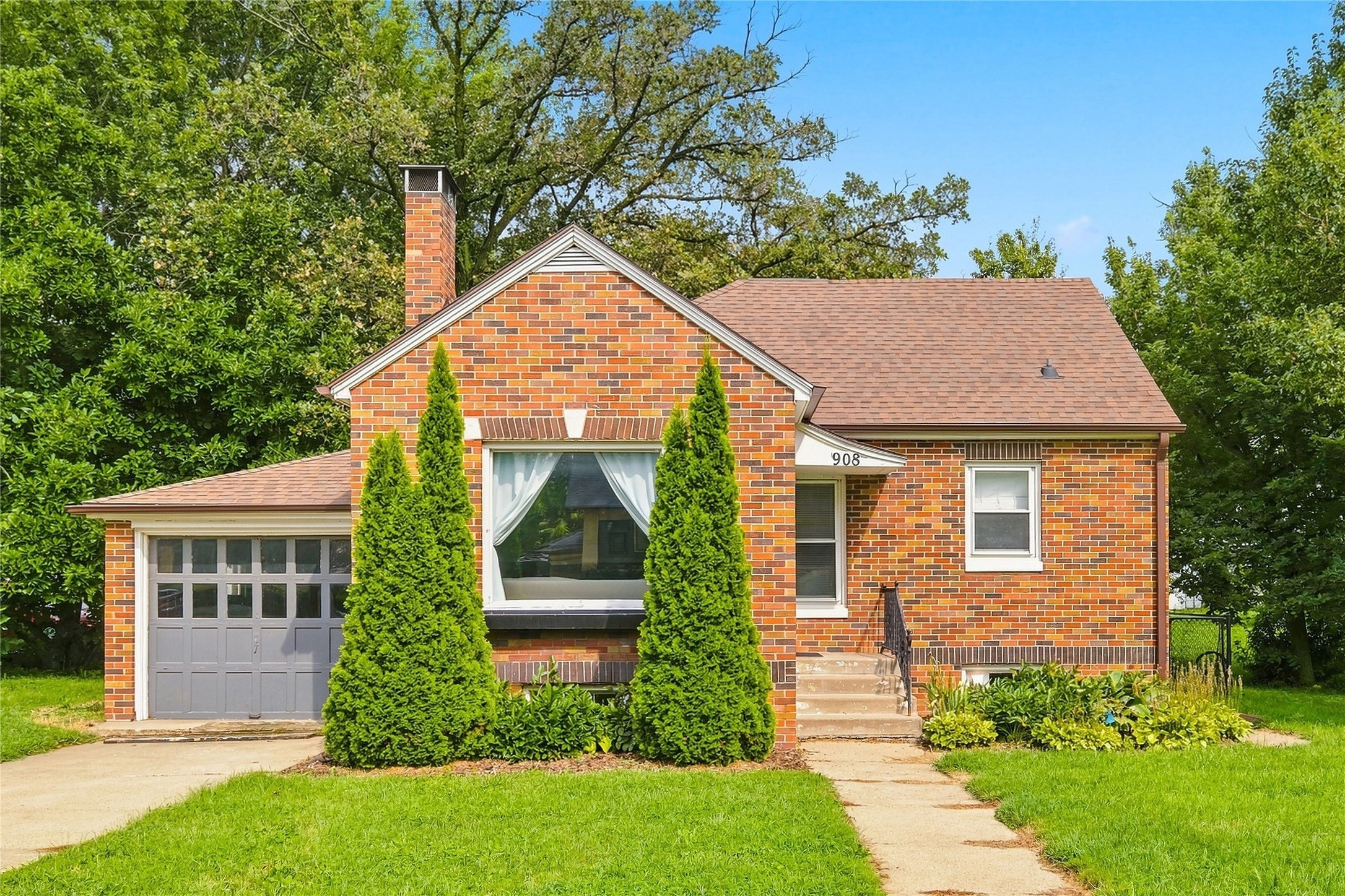 908 Elm Street — photo
