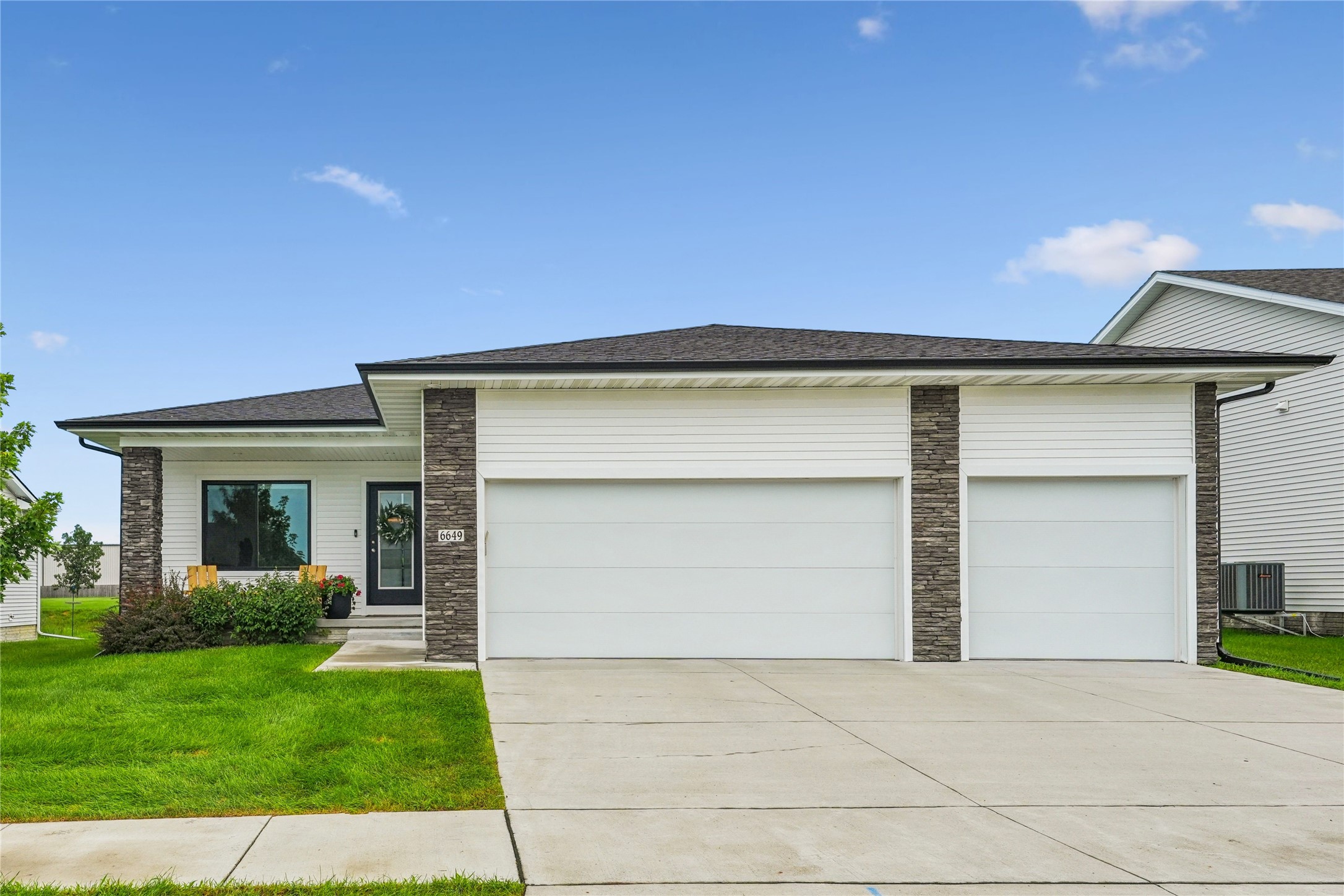 6649 NE 12th Court — photo