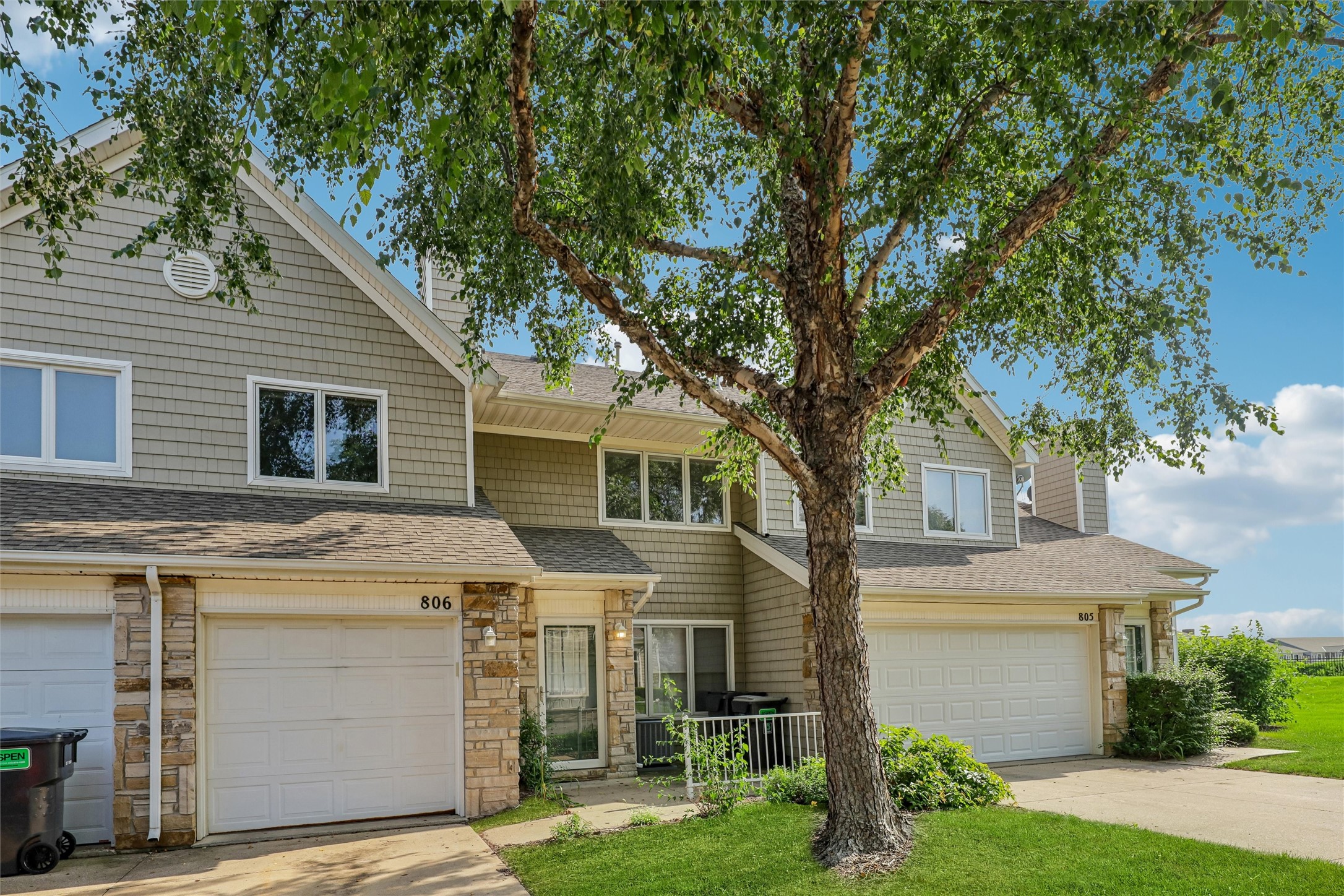 811 Burr Oaks Drive 806 — photo