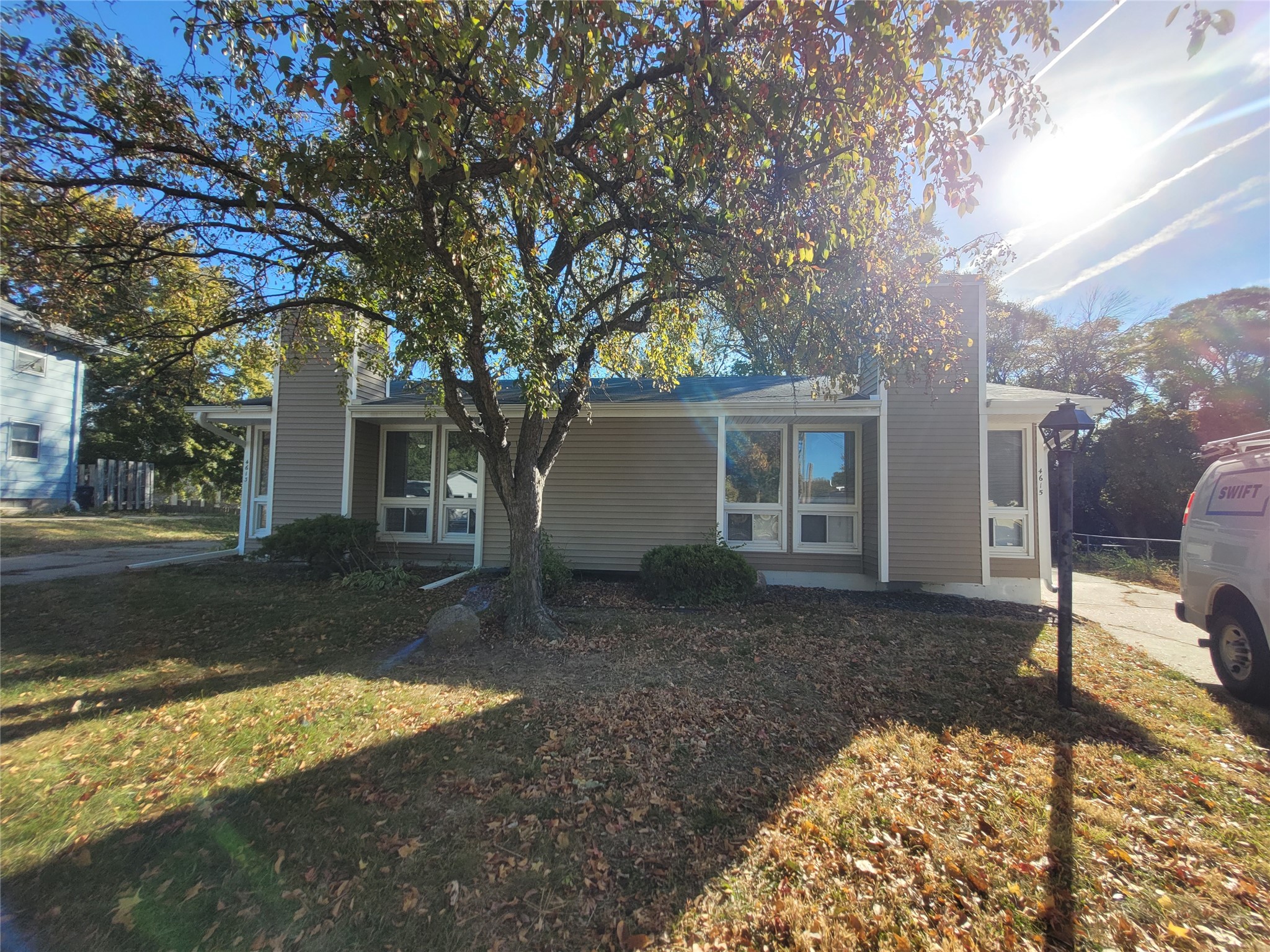 4613 SE 3rd Court — photo