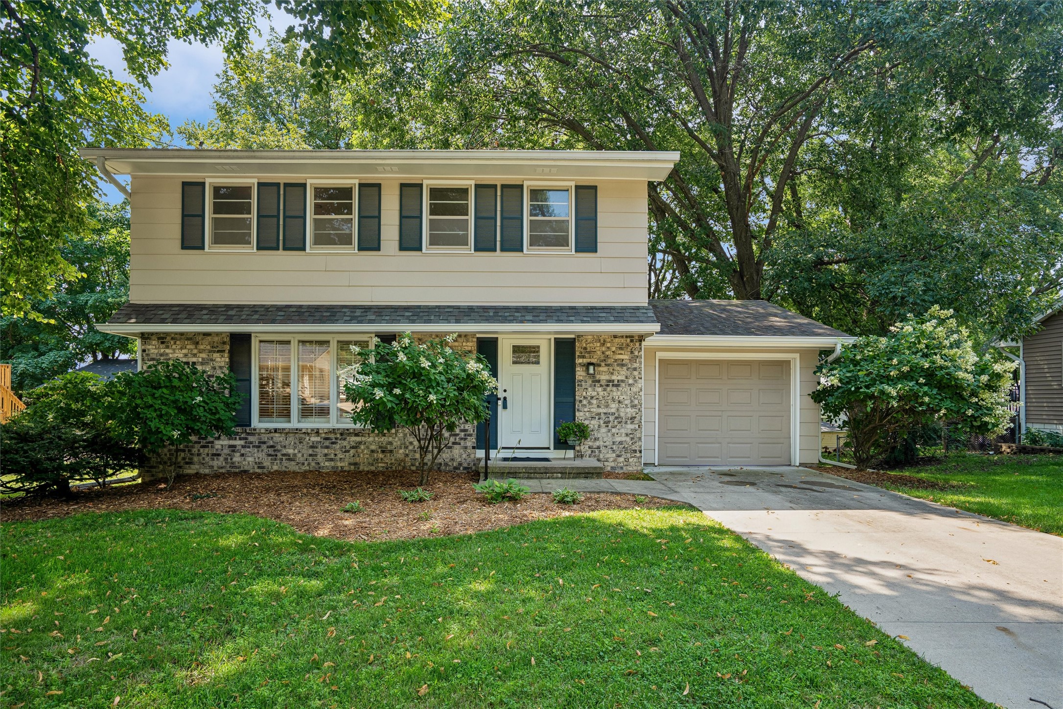 8666 Sunny Hill Drive — photo