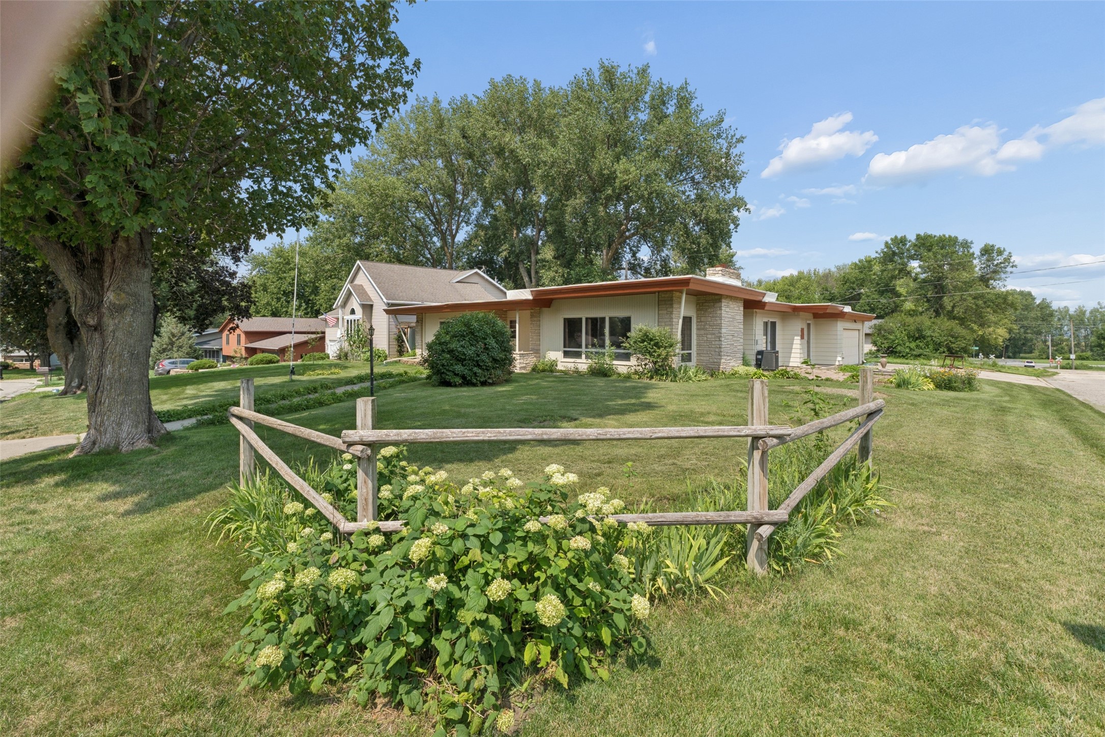 200 Fairway Drive — photo