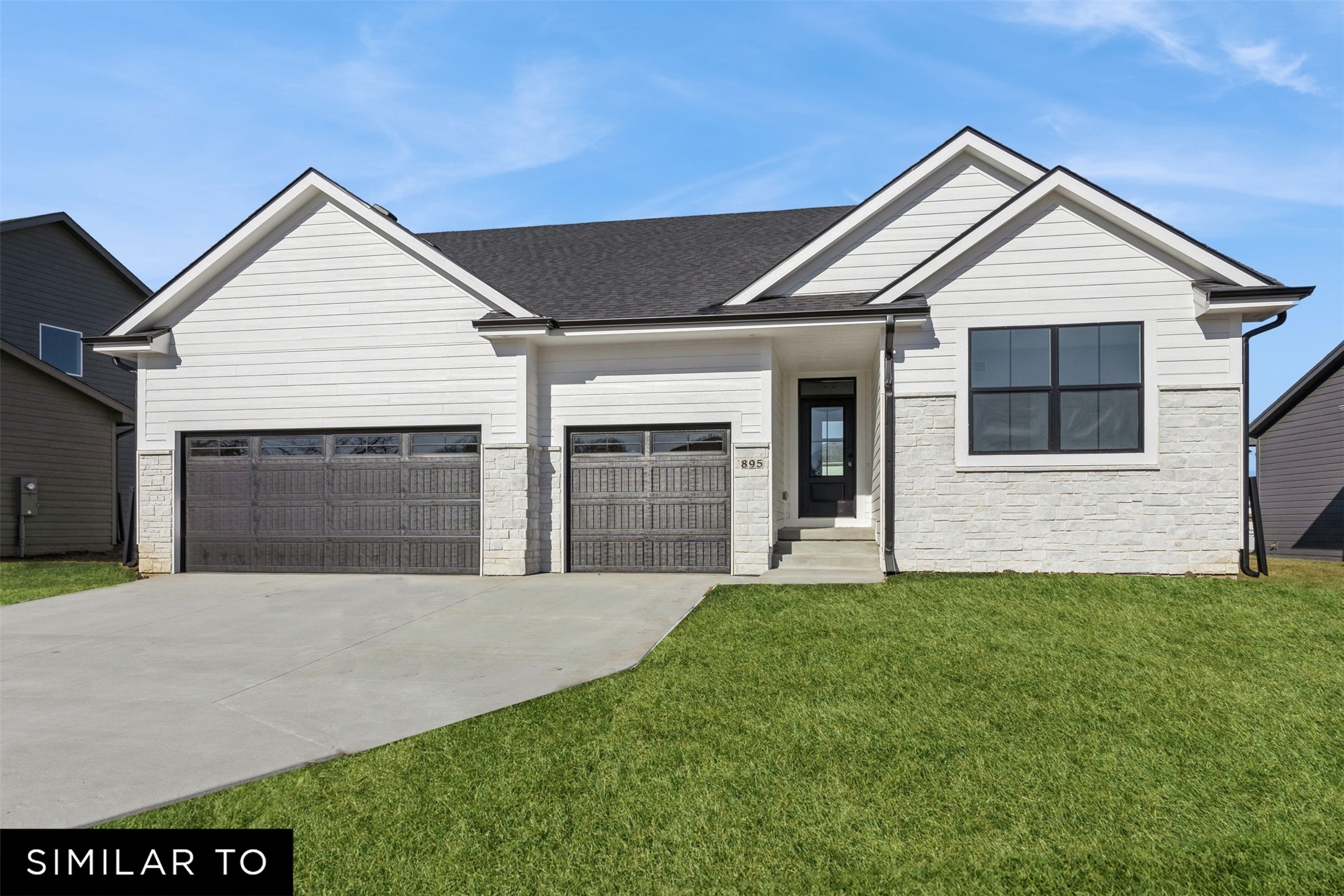 714 NE Crossing Oaks Drive — photo
