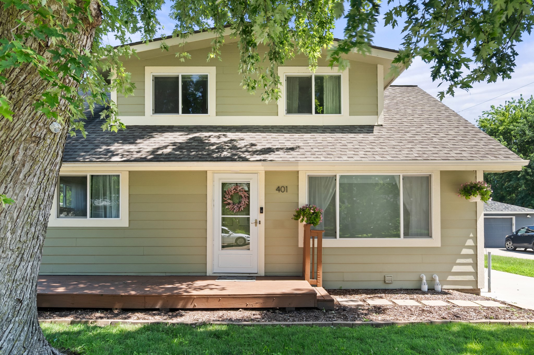 401 SW Des Moines Street — photo