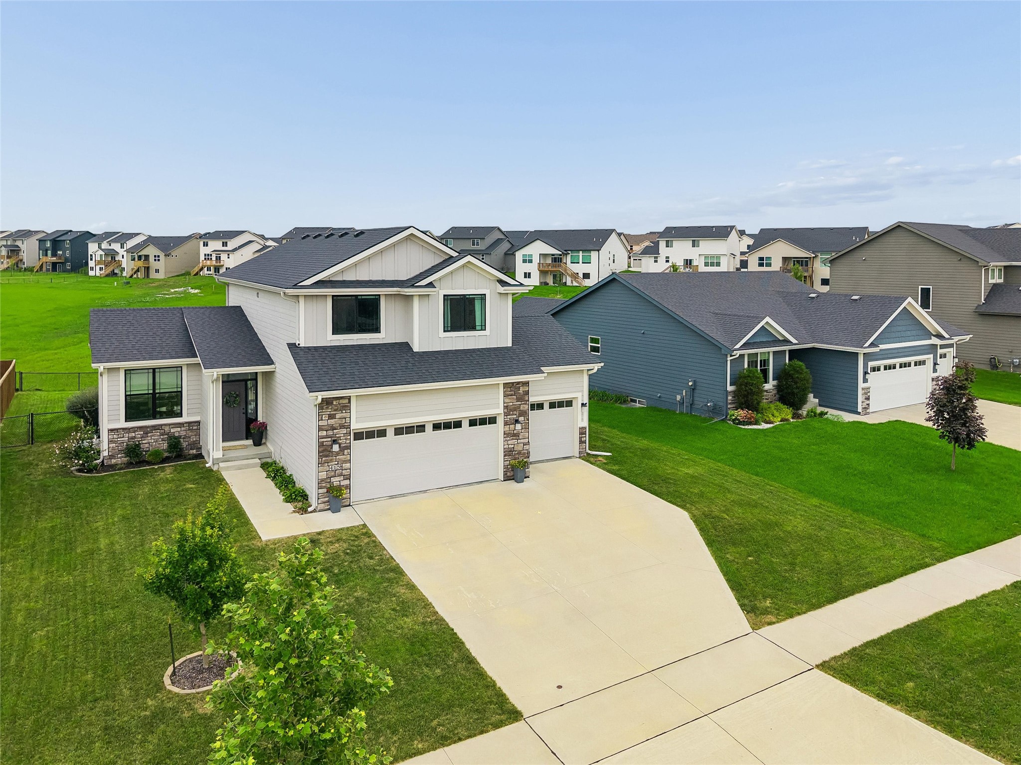415 SE Esker Ridge Drive, Waukee, IA 50263 — photo 2