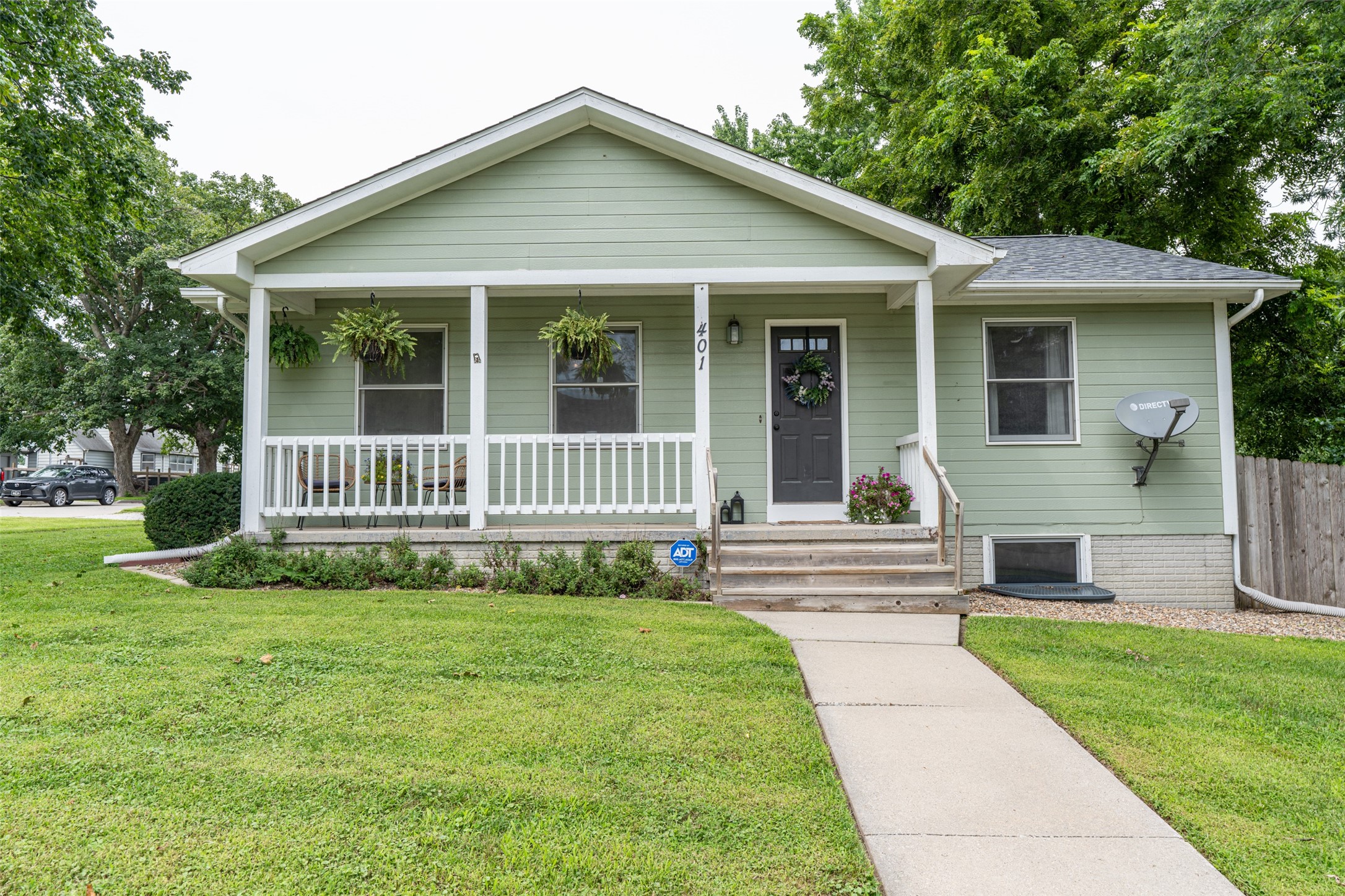 401 E Benton Street — photo