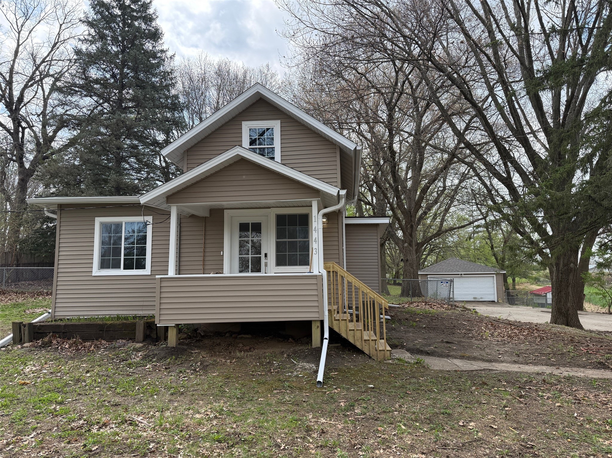 1443 Pioneer Road — photo