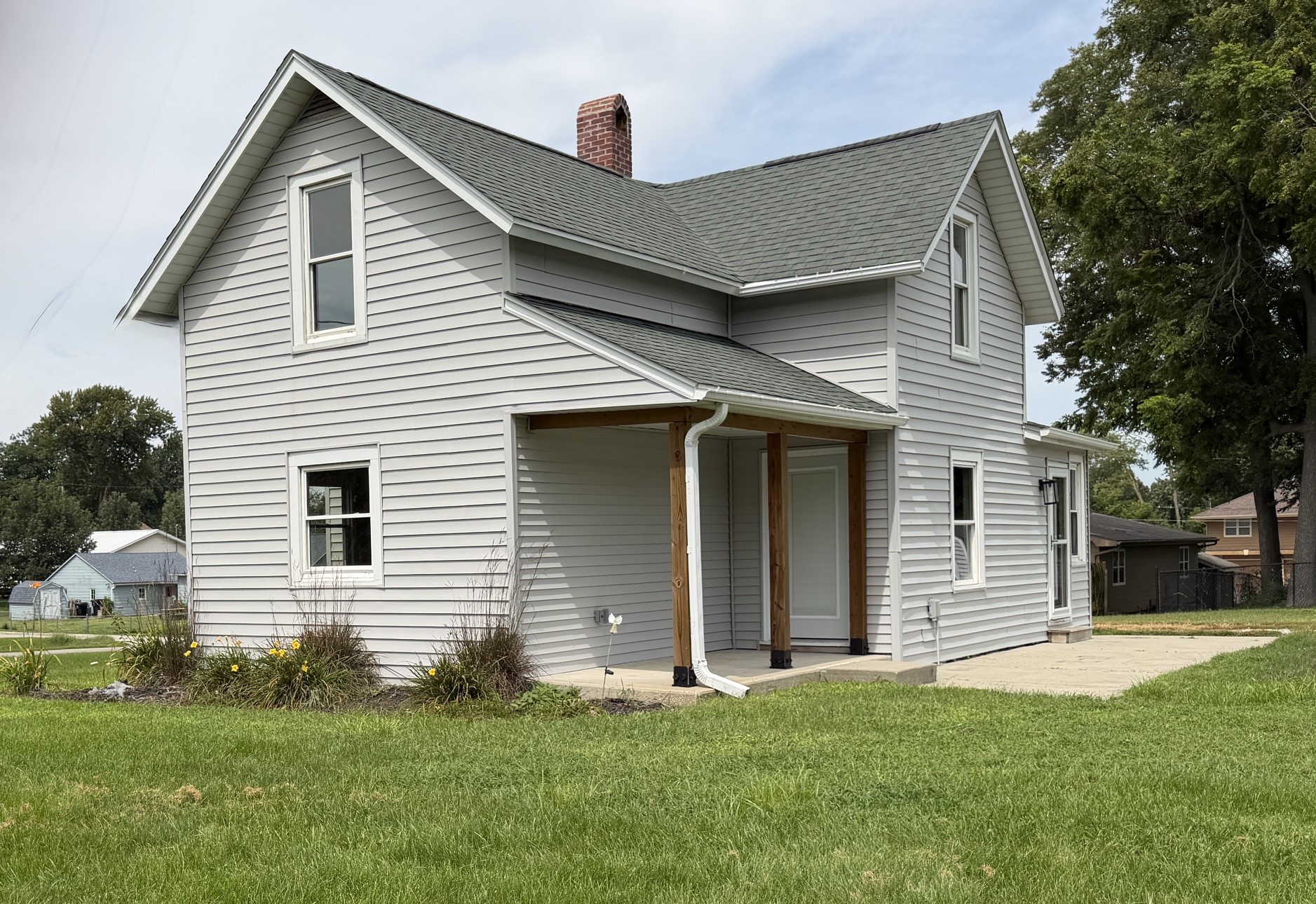 245 NW 2nd Street — photo