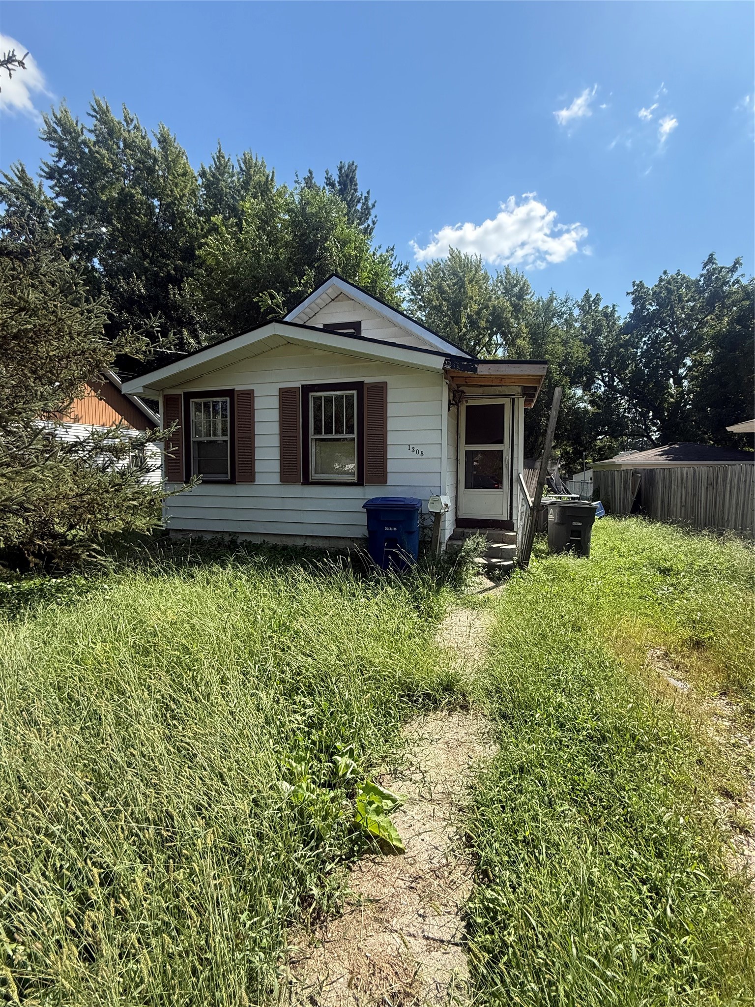 1308 Lewis Avenue — photo