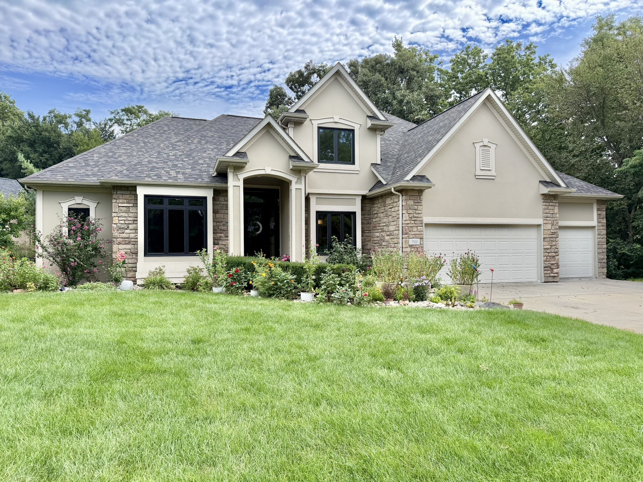 7511 Eagle Crest Drive — photo
