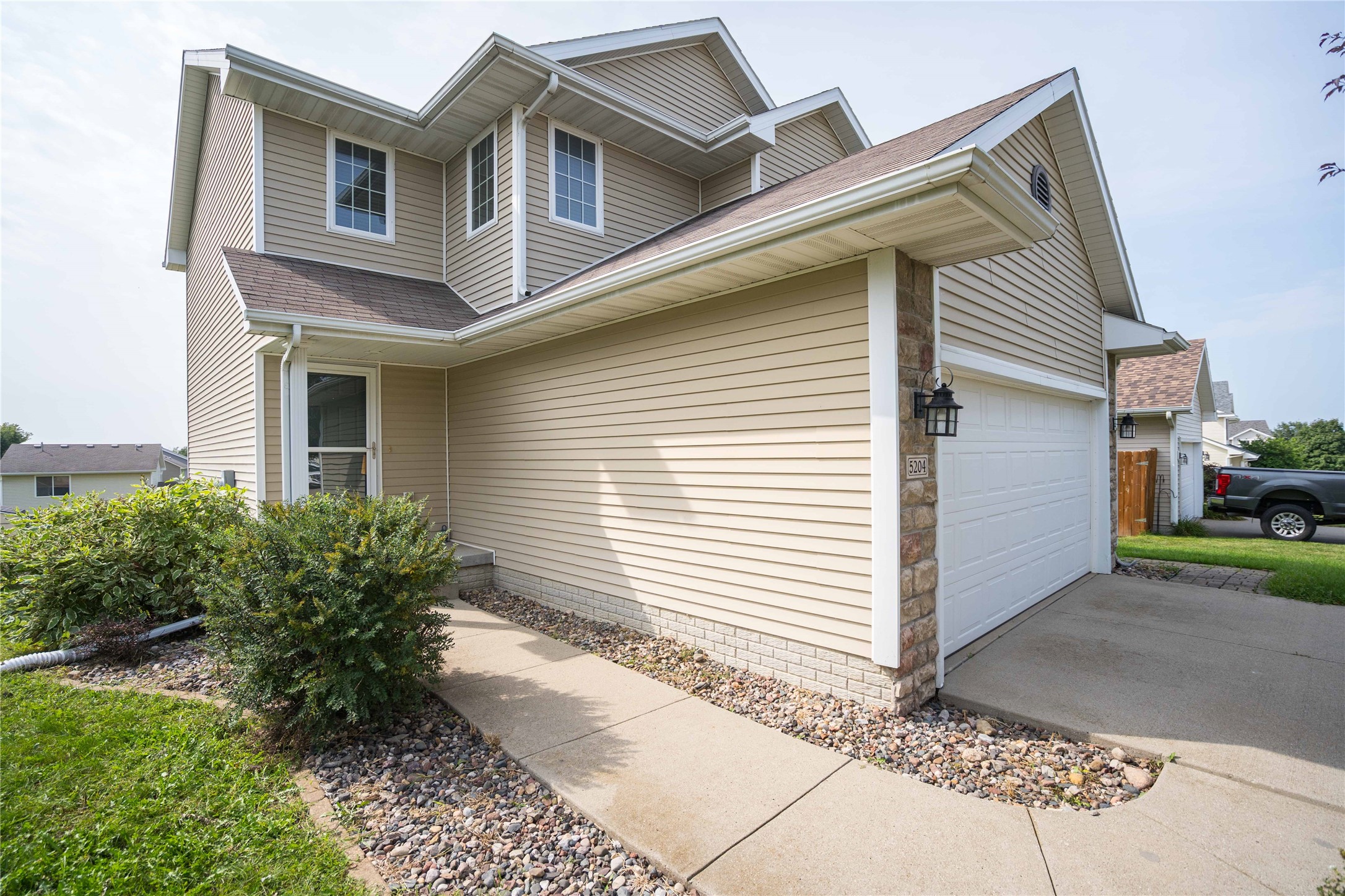 5204 NE Briarwood Drive — photo