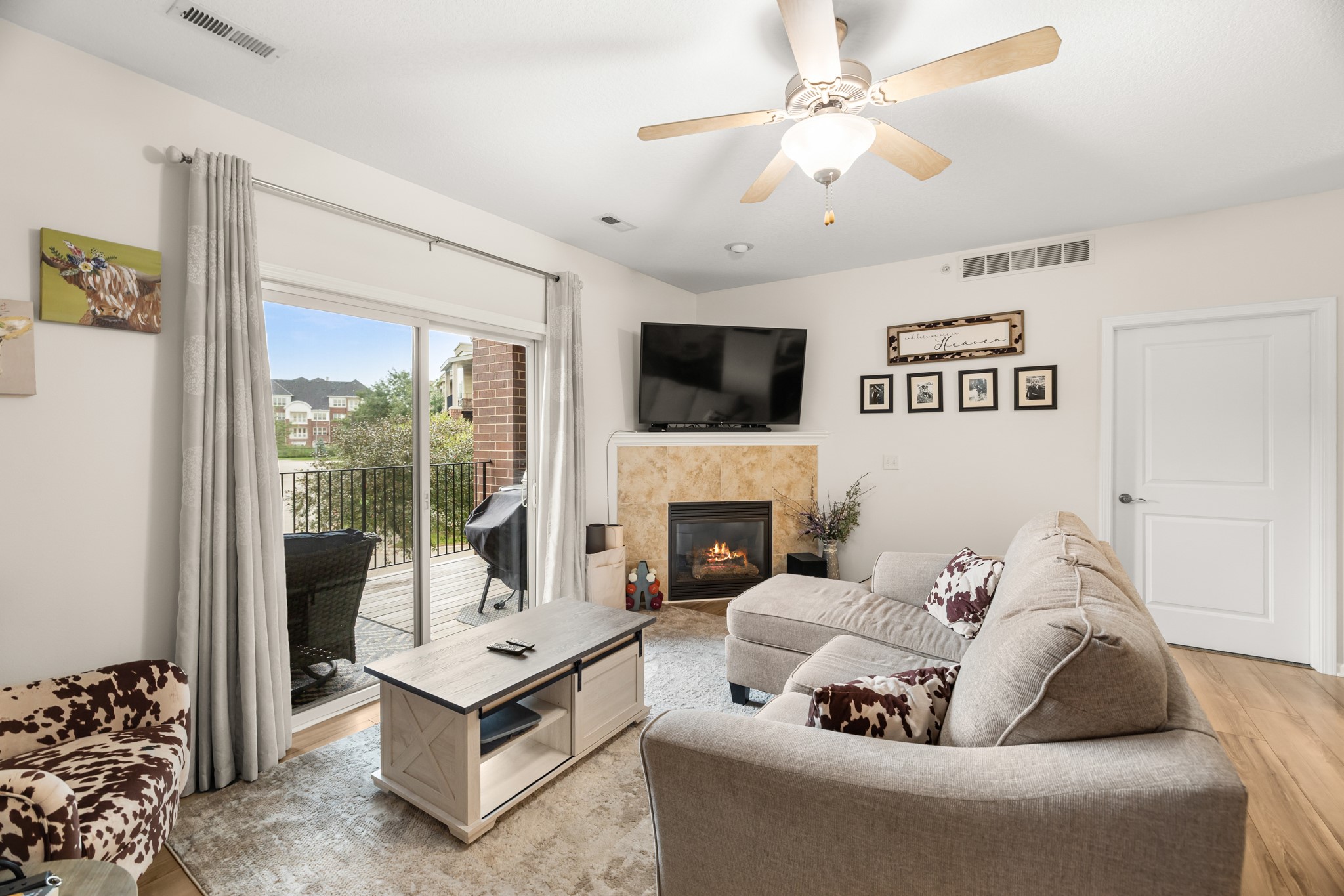 6350 Coachlight Drive 3207 — photo