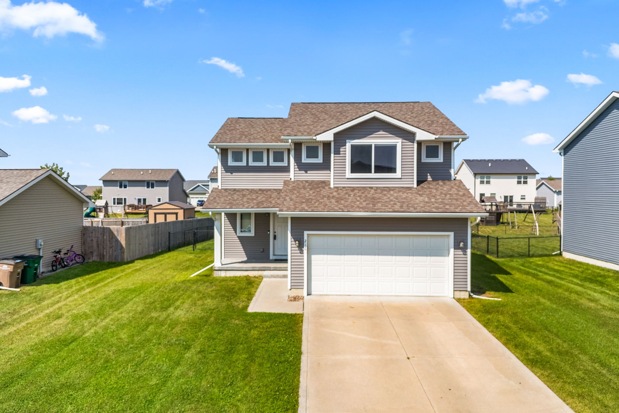 216 Summit Circle NW — photo