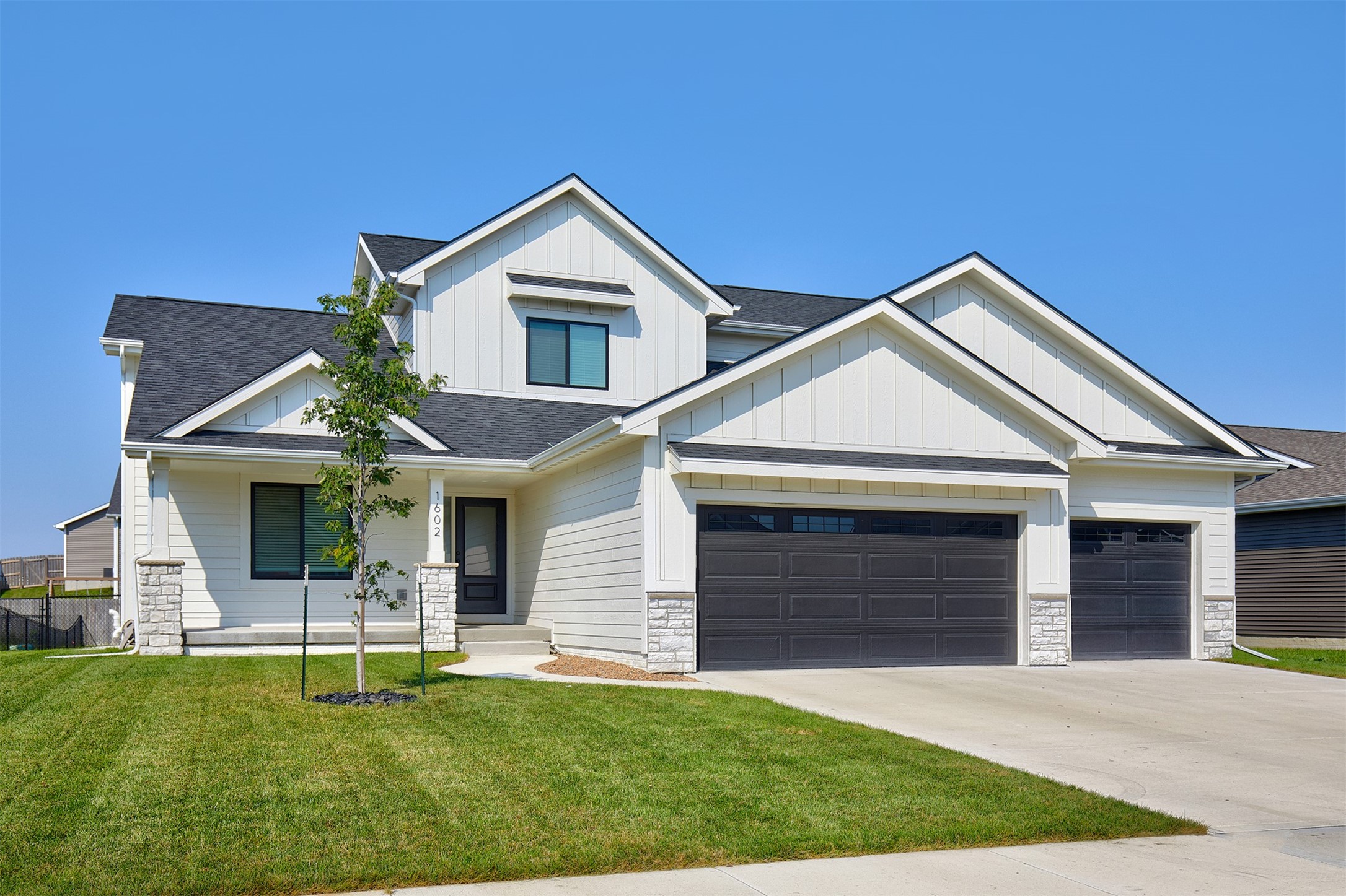 1602 NW Benjamin Drive — photo