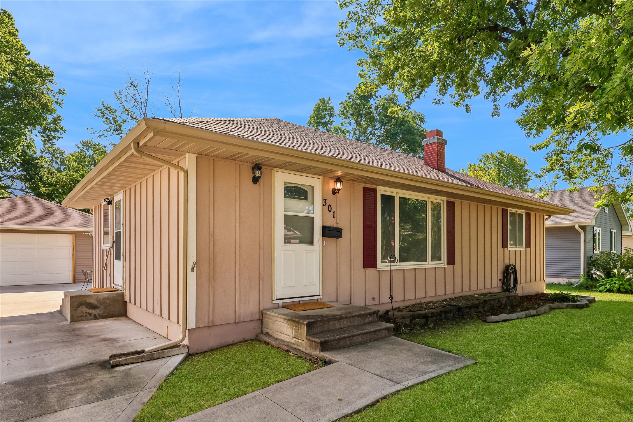 301 NW Beechwood Street — photo