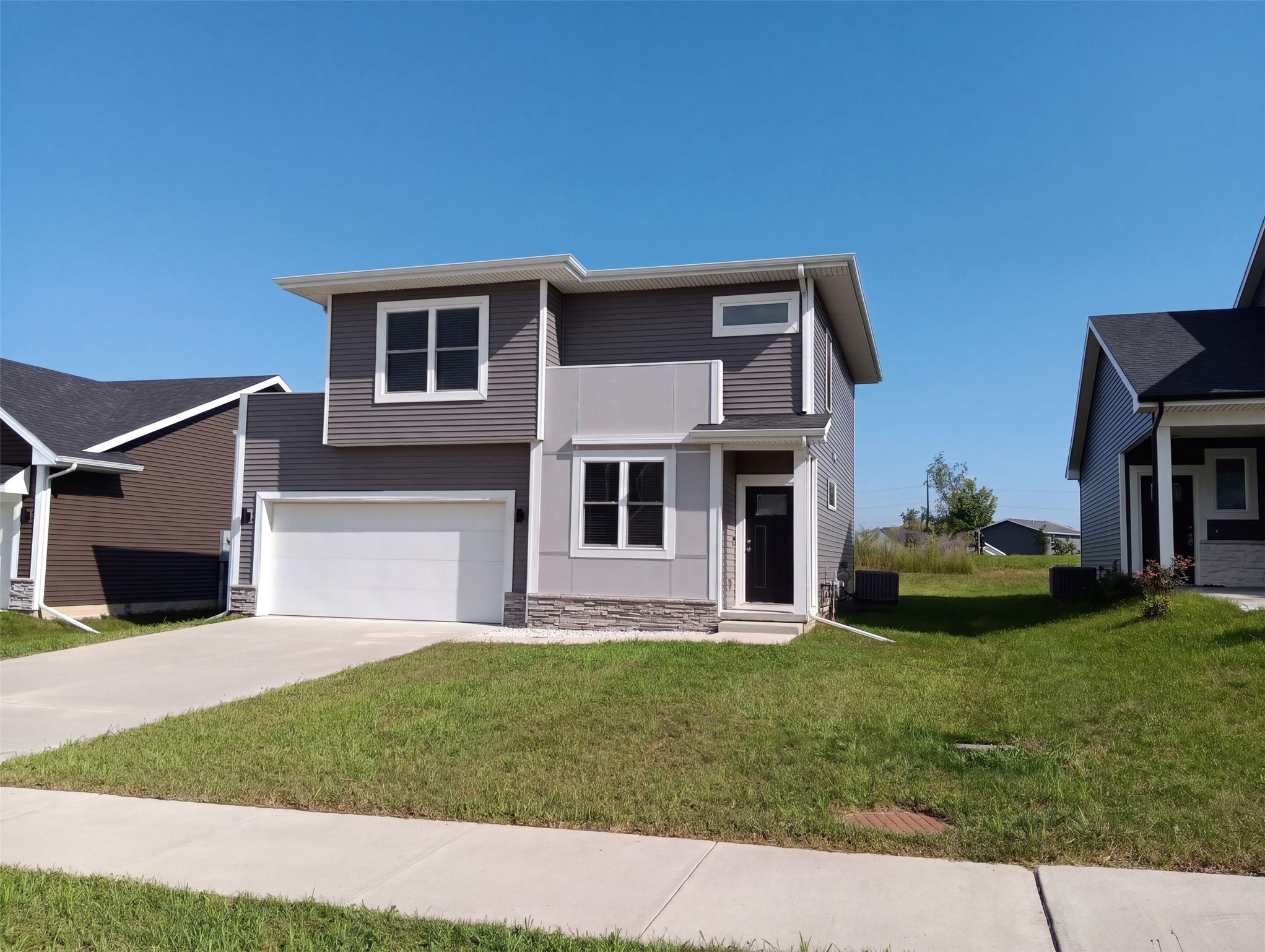 15215 Deerview Drive — photo
