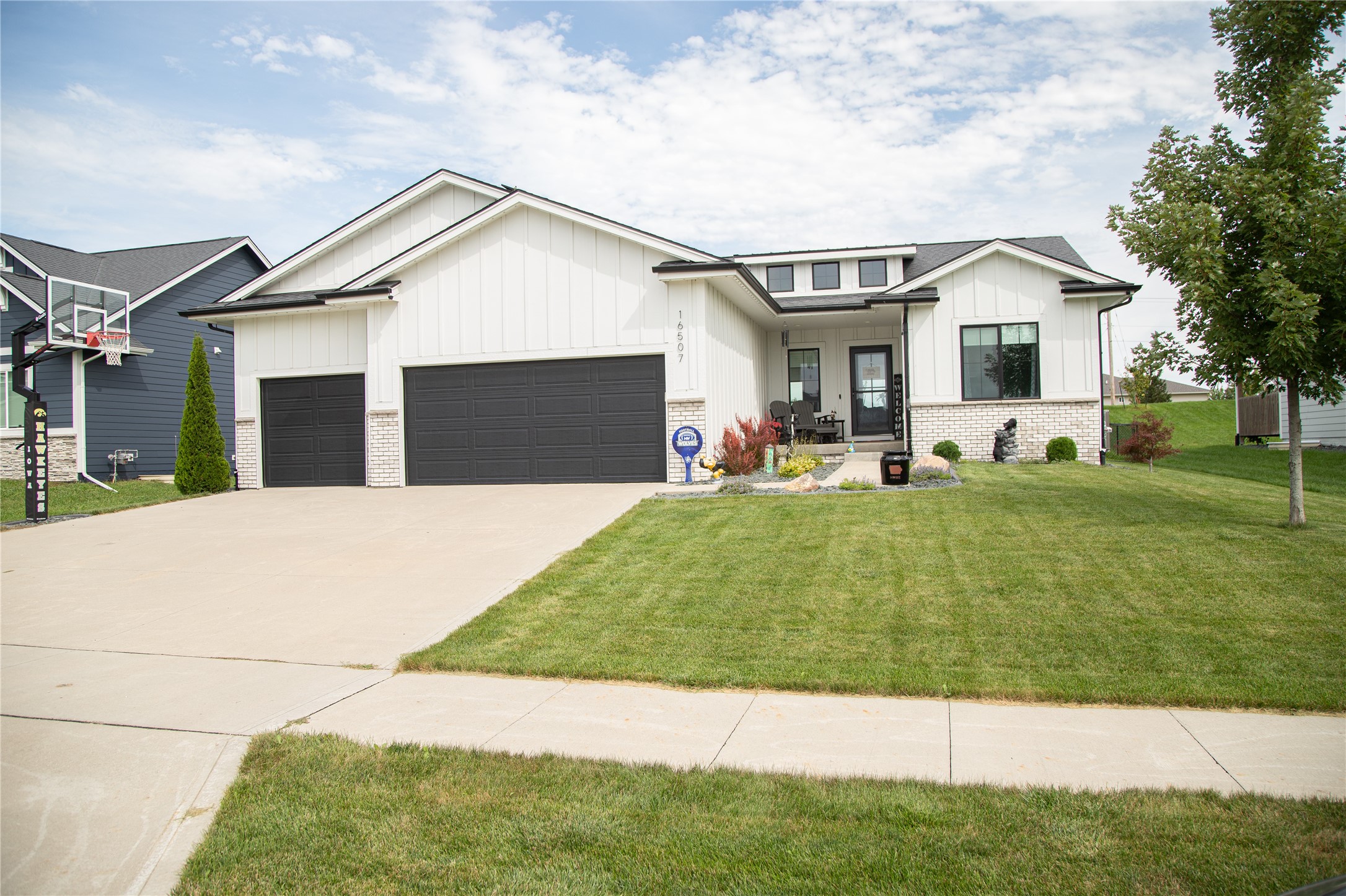 16507 Deerview Drive — photo