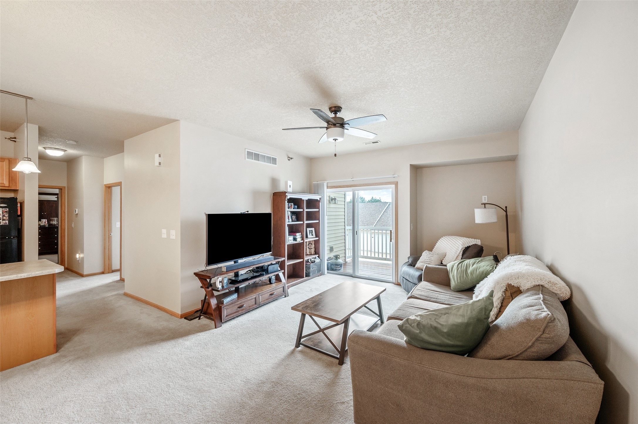 1815 SW White Birch Circle 11 — photo