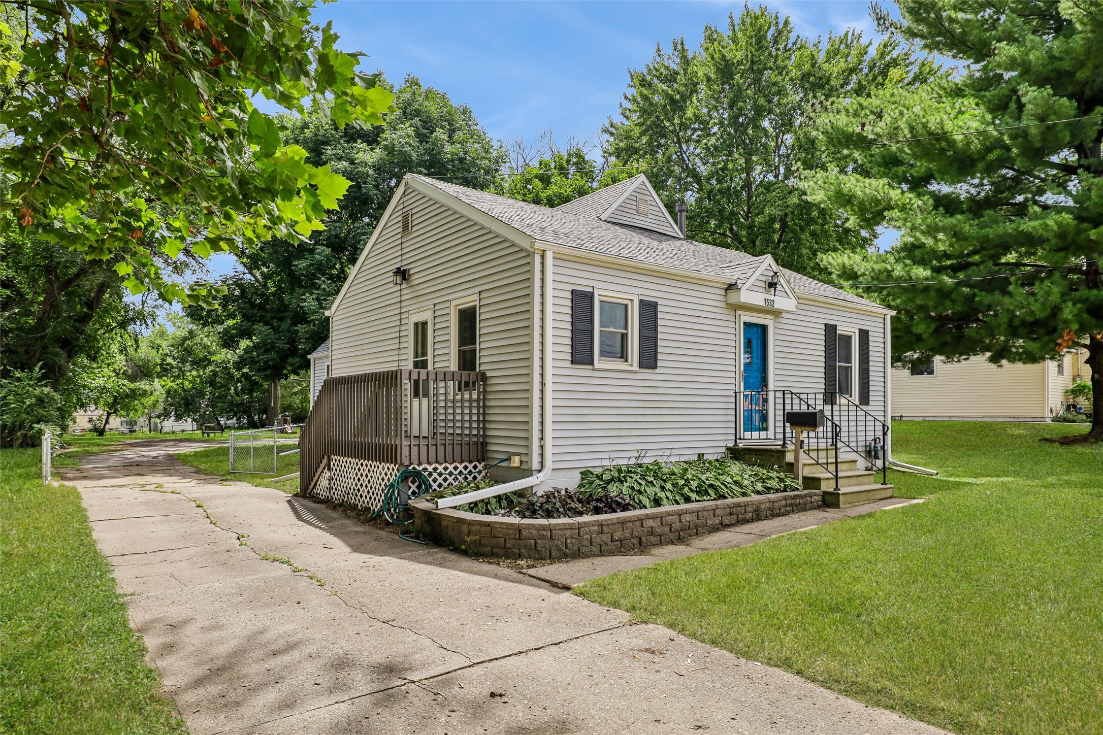 1532 Vine Street — photo