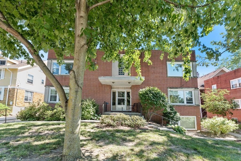 4220 Ingersoll Avenue 201 — photo