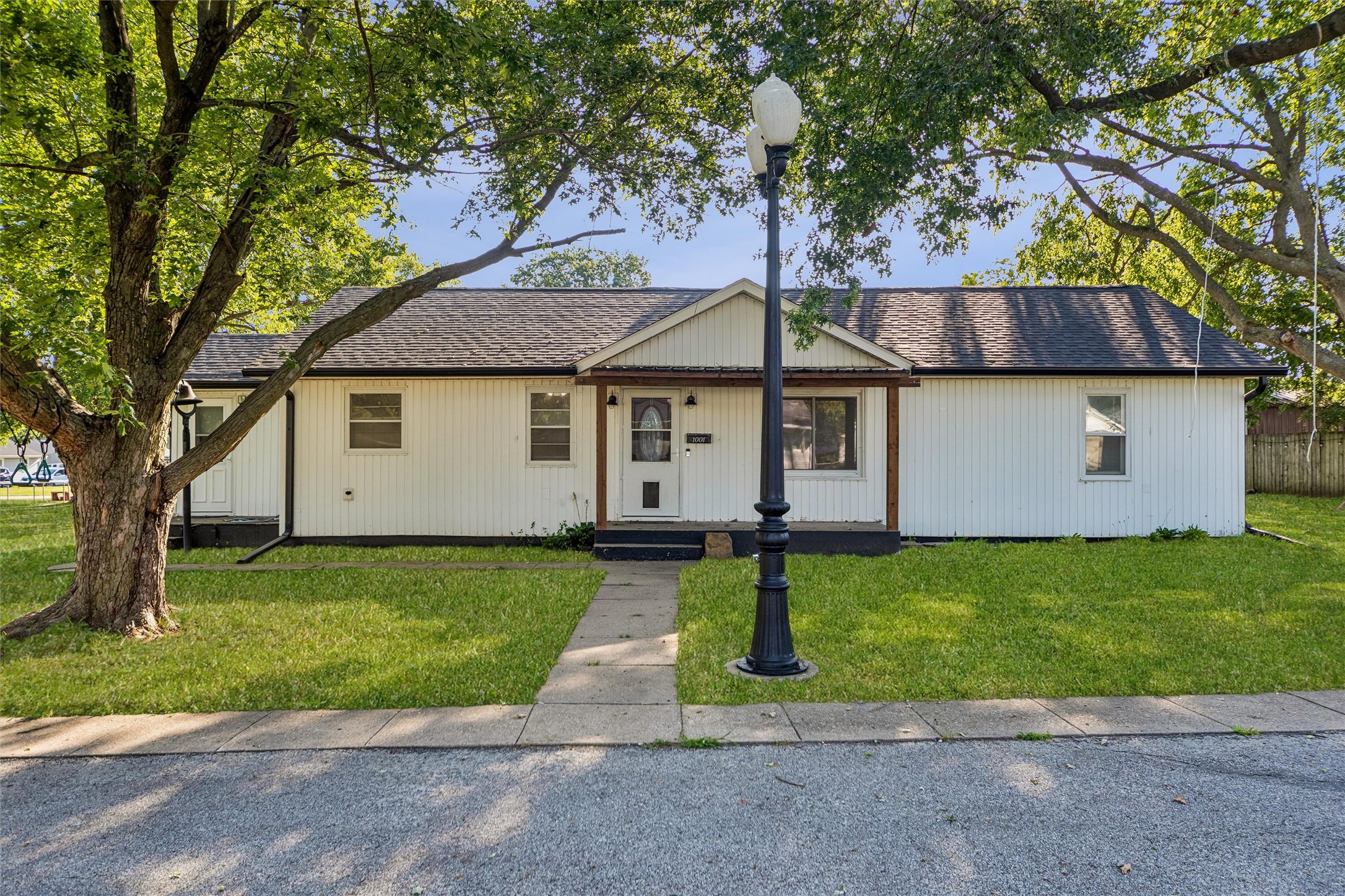 1001 E Ashland Avenue — photo