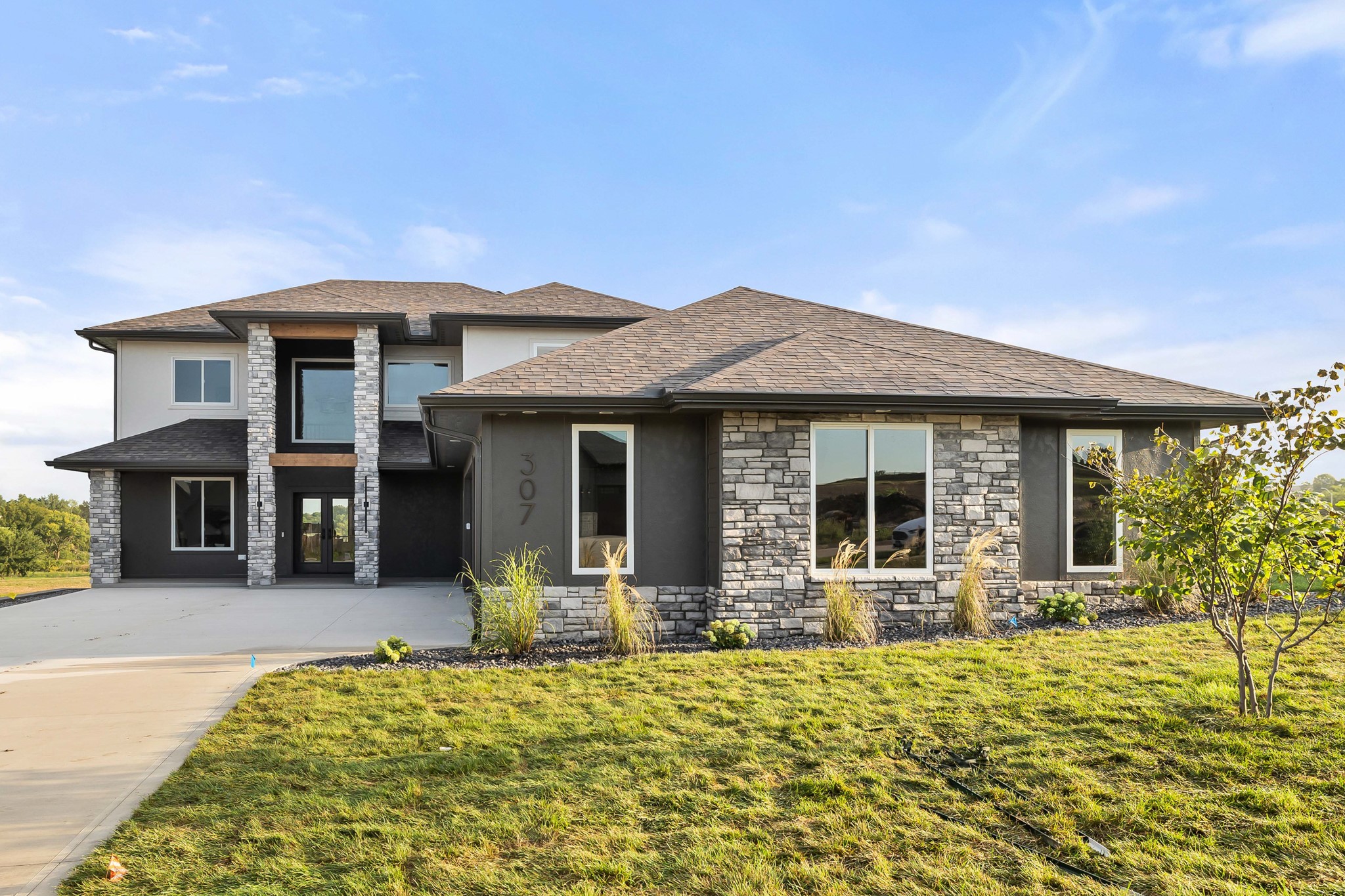 307 Emmett Court — photo