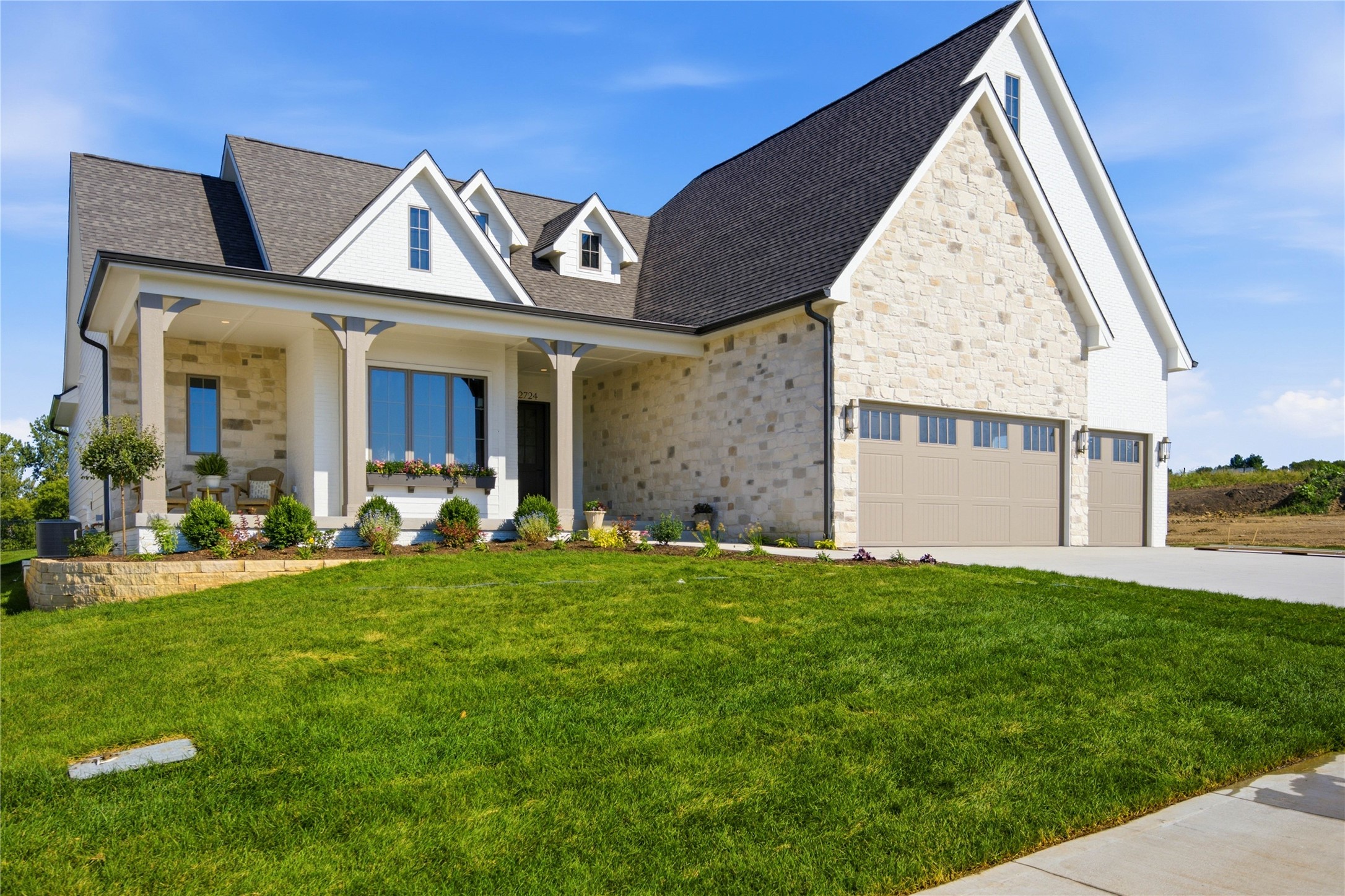 2724 Wakonda Drive — photo