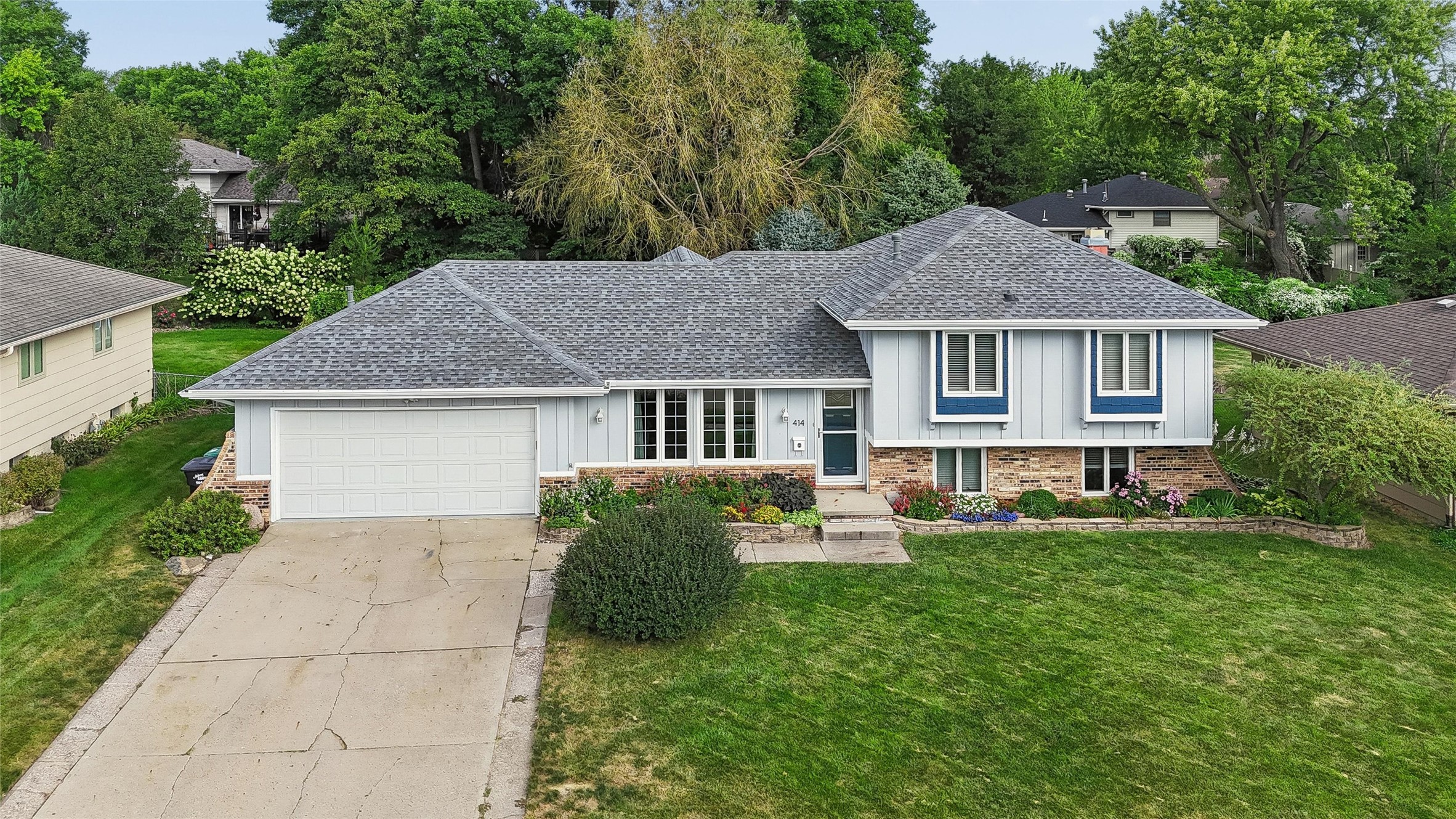 414 NW Kimberly Lane — photo