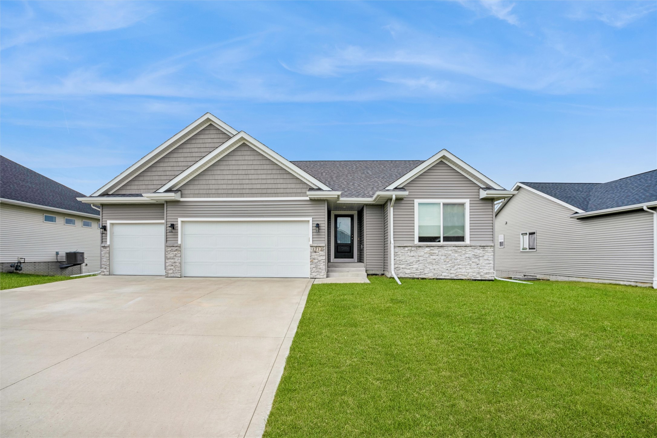 1712 NW Sunset Lane — photo